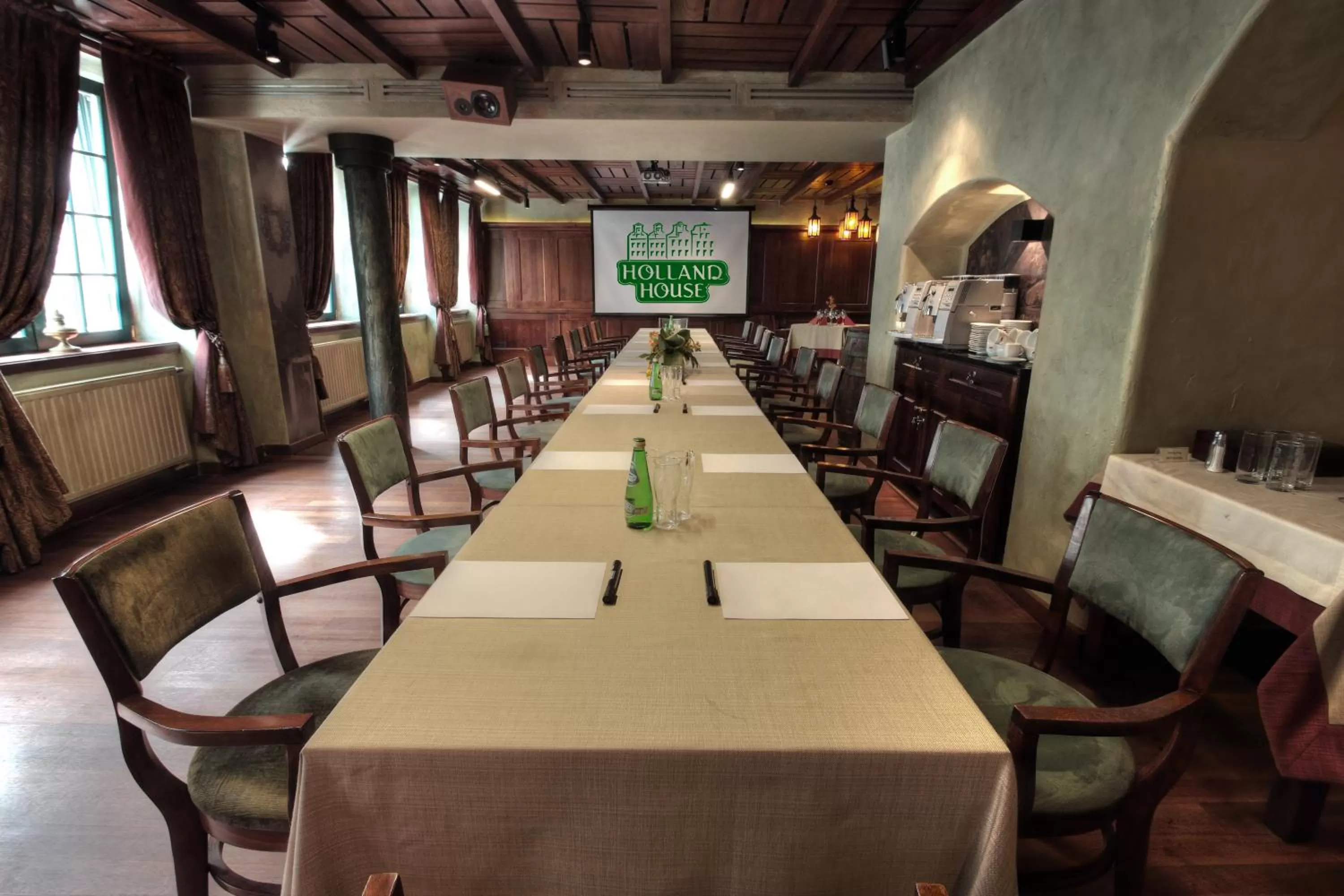 Business facilities in Hotel Holland House Old Town