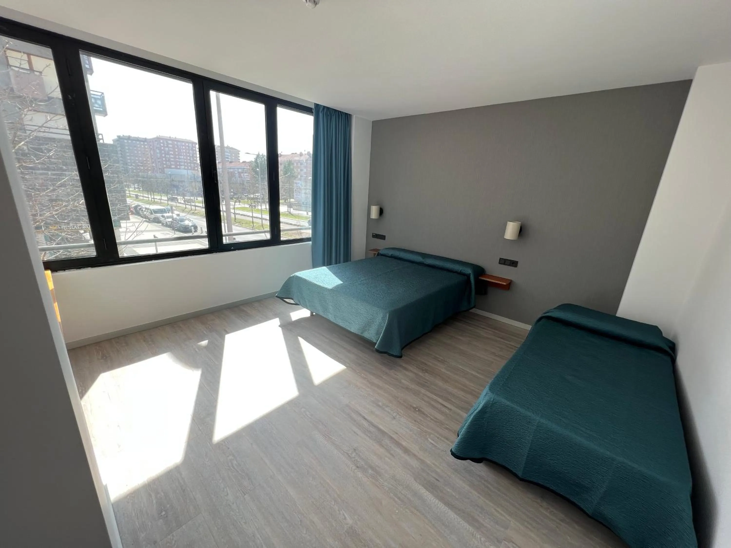 Photo of the whole room, Bed in Duque de Wellington