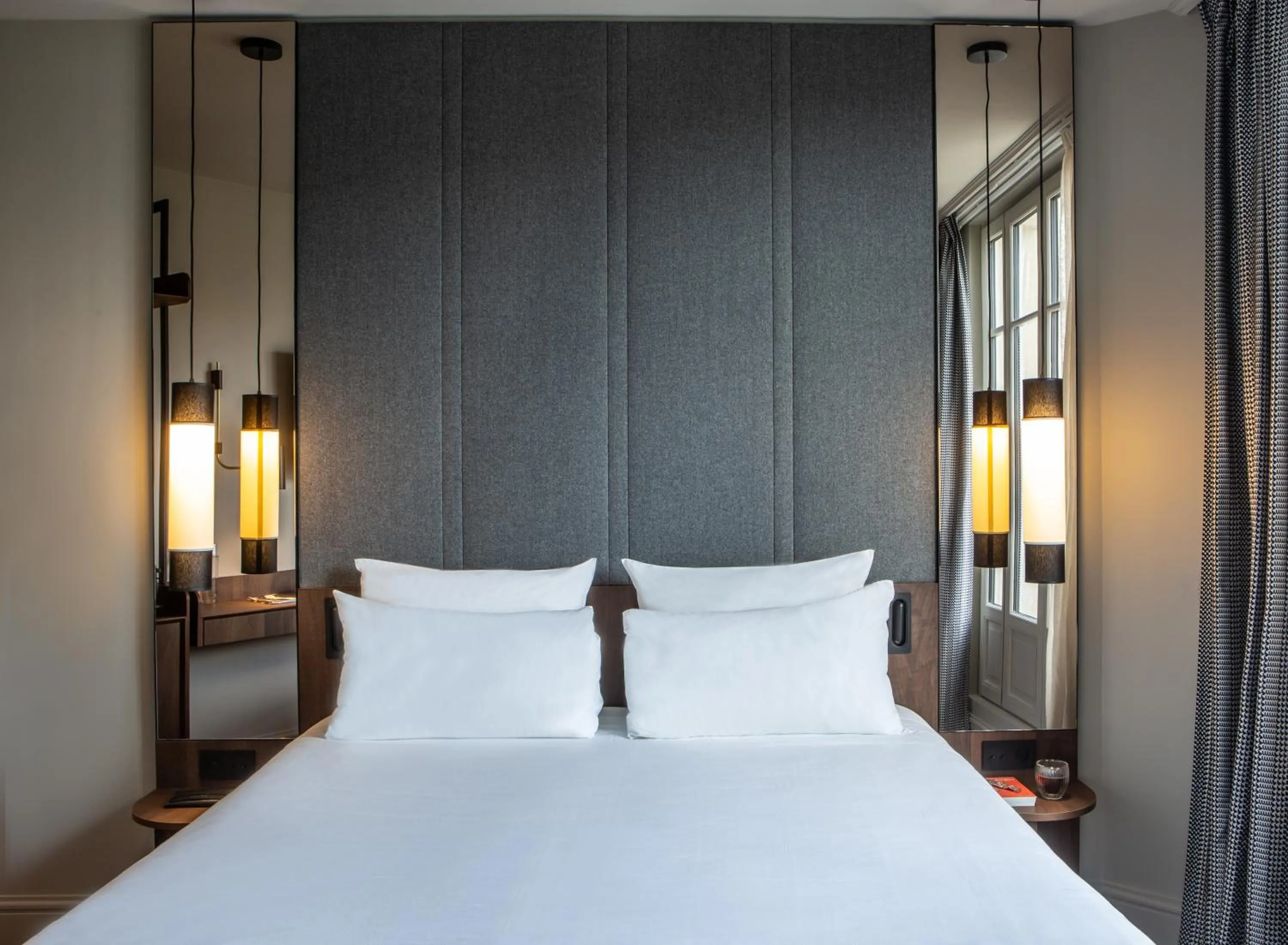 Bed in Hotel Flanelles Paris