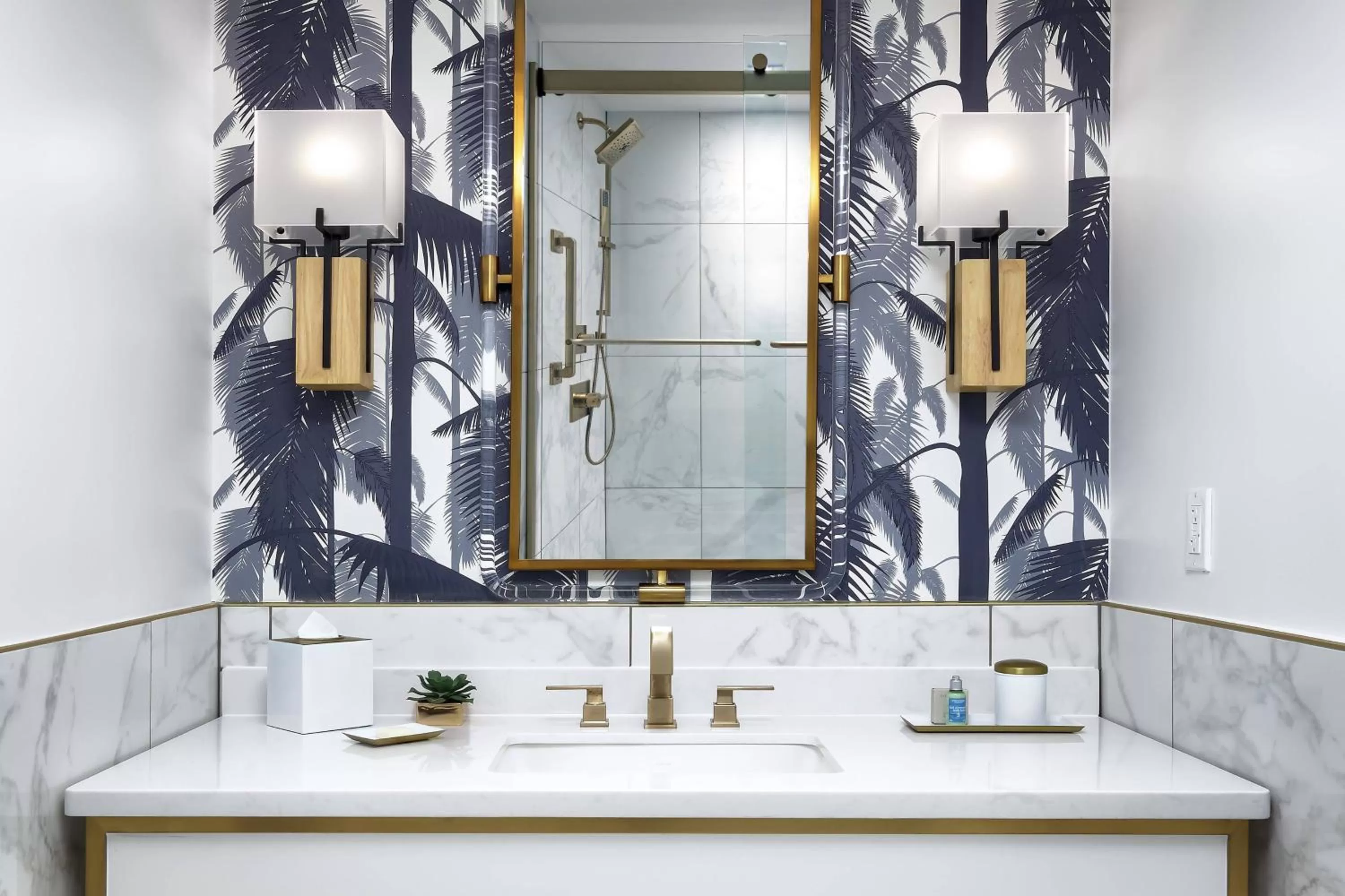 Bathroom in Cadillac Hotel & Beach Club, Autograph Collection