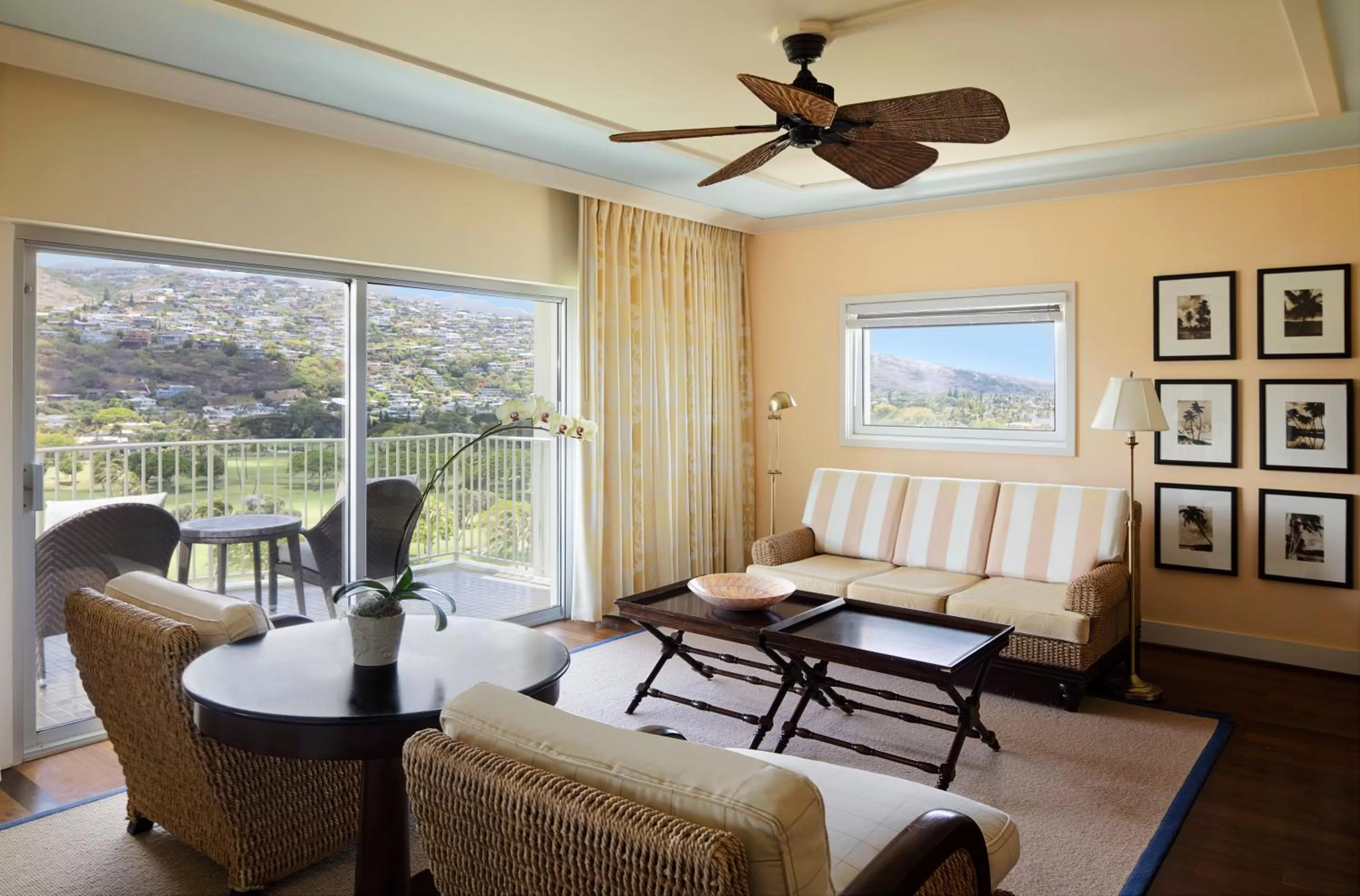 Living room in The Kahala Hotel and Resort
