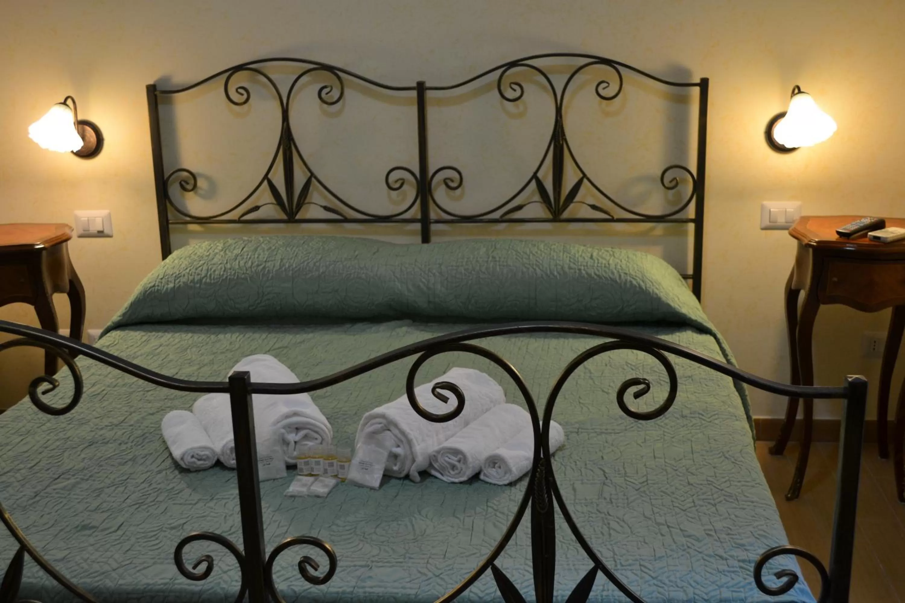 Photo of the whole room, Bed in Tucci's Roma Guest House