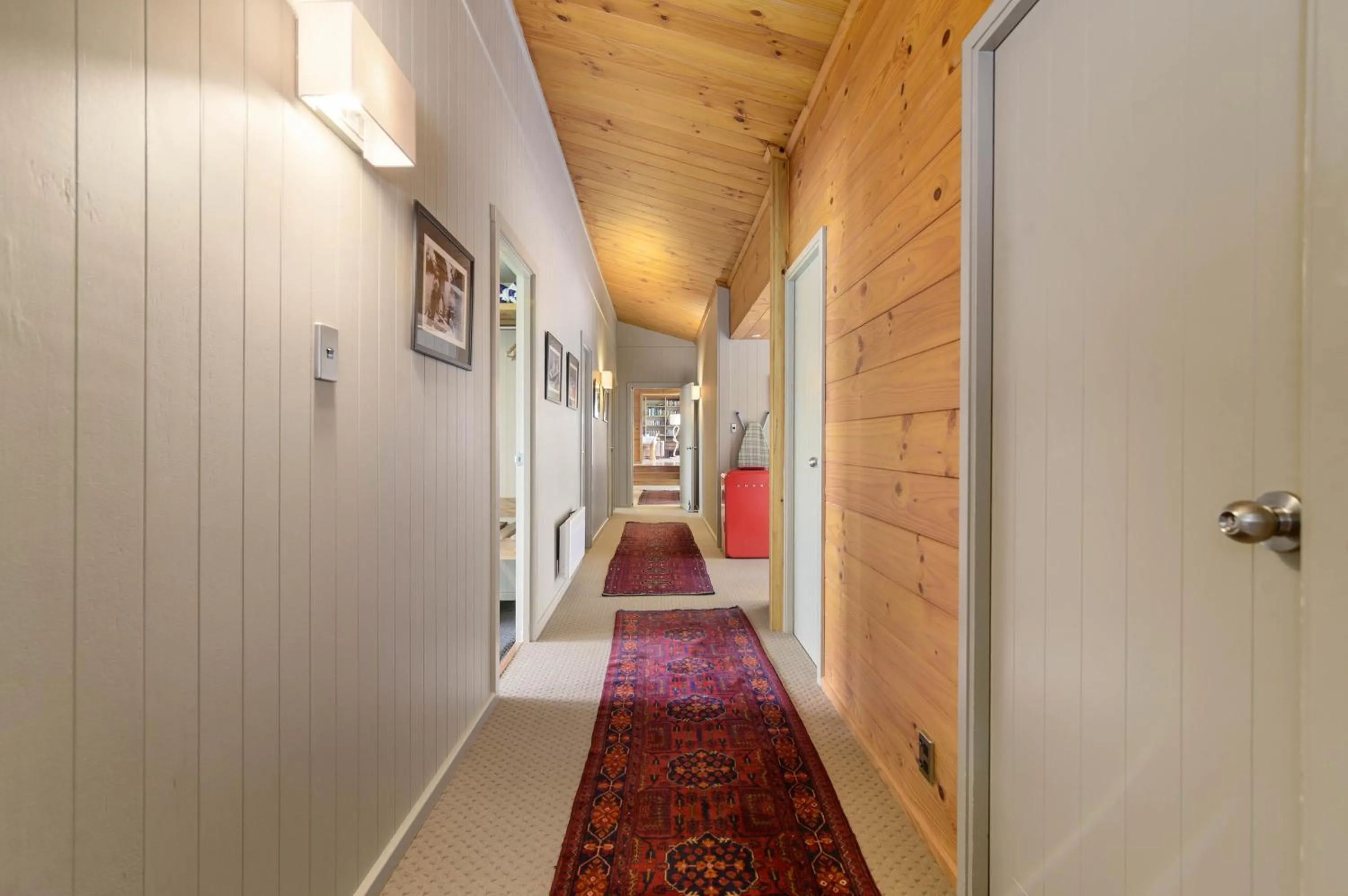 Area and facilities in Koura Lodge