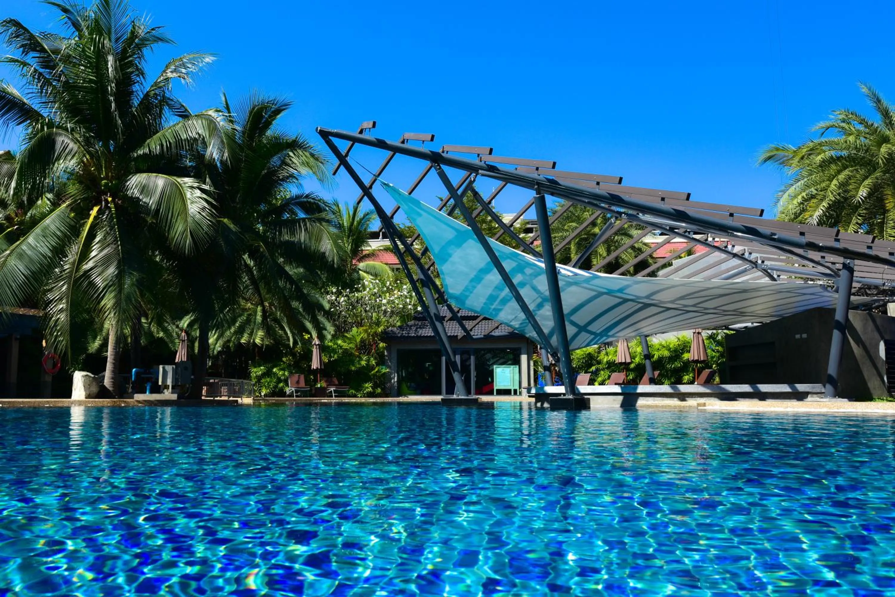 Swimming pool in R-Mar Resort and Spa Patong, Phuket