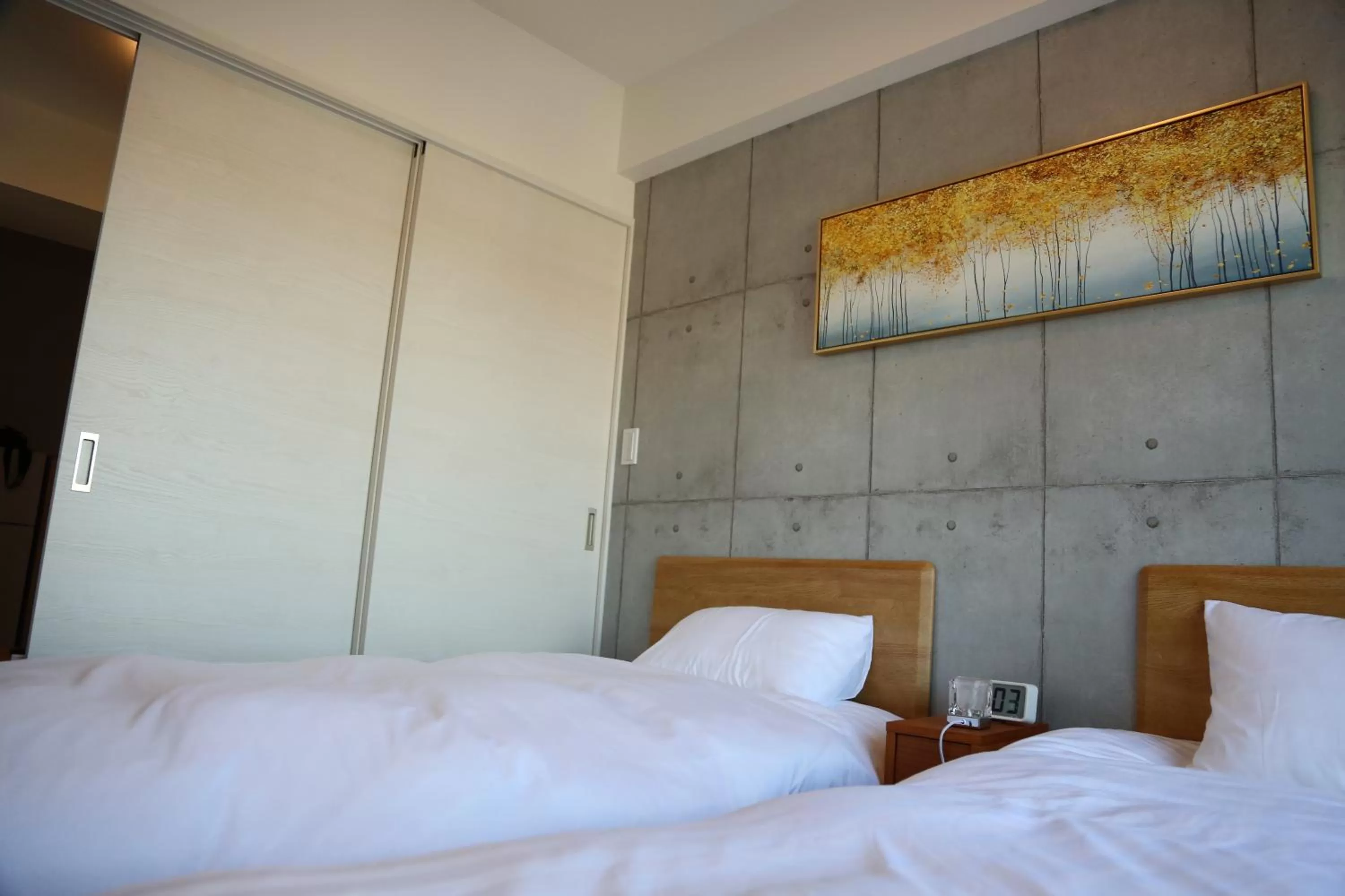 Bedroom, Bed in Yoshitsuki kaku - Yoshitsuki Apart Hotel