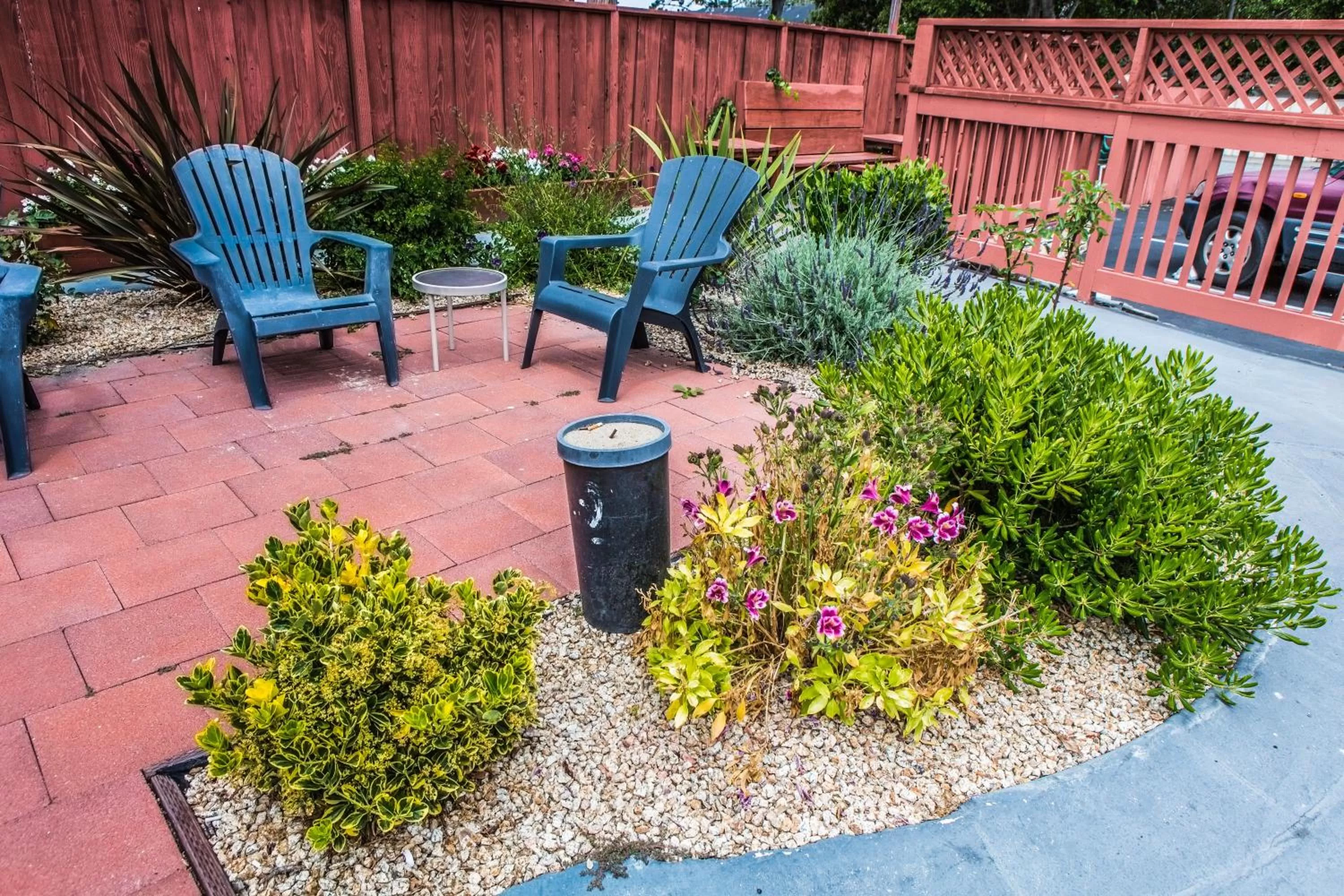 Patio in Pelican Inn