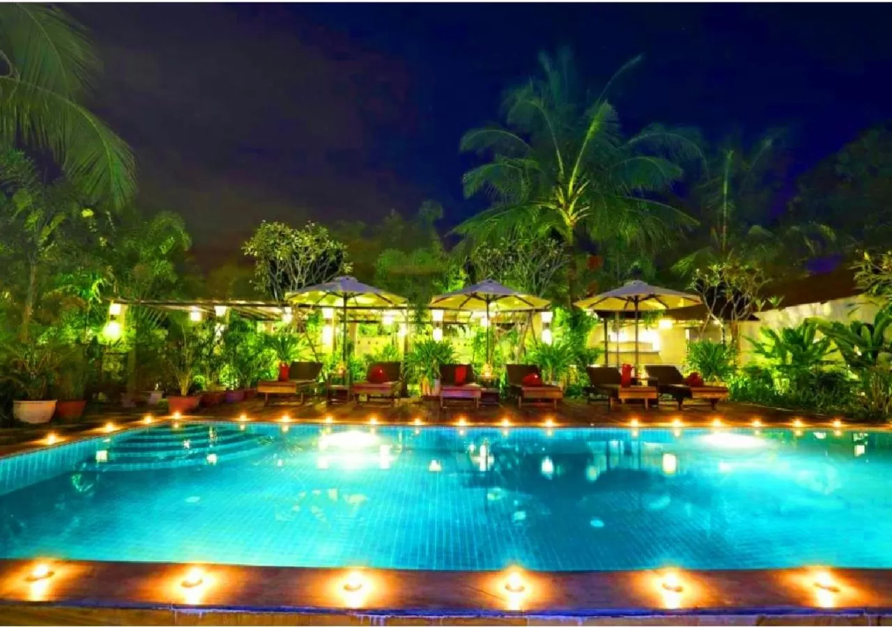 Swimming Pool in Ladear Privilege Rooms