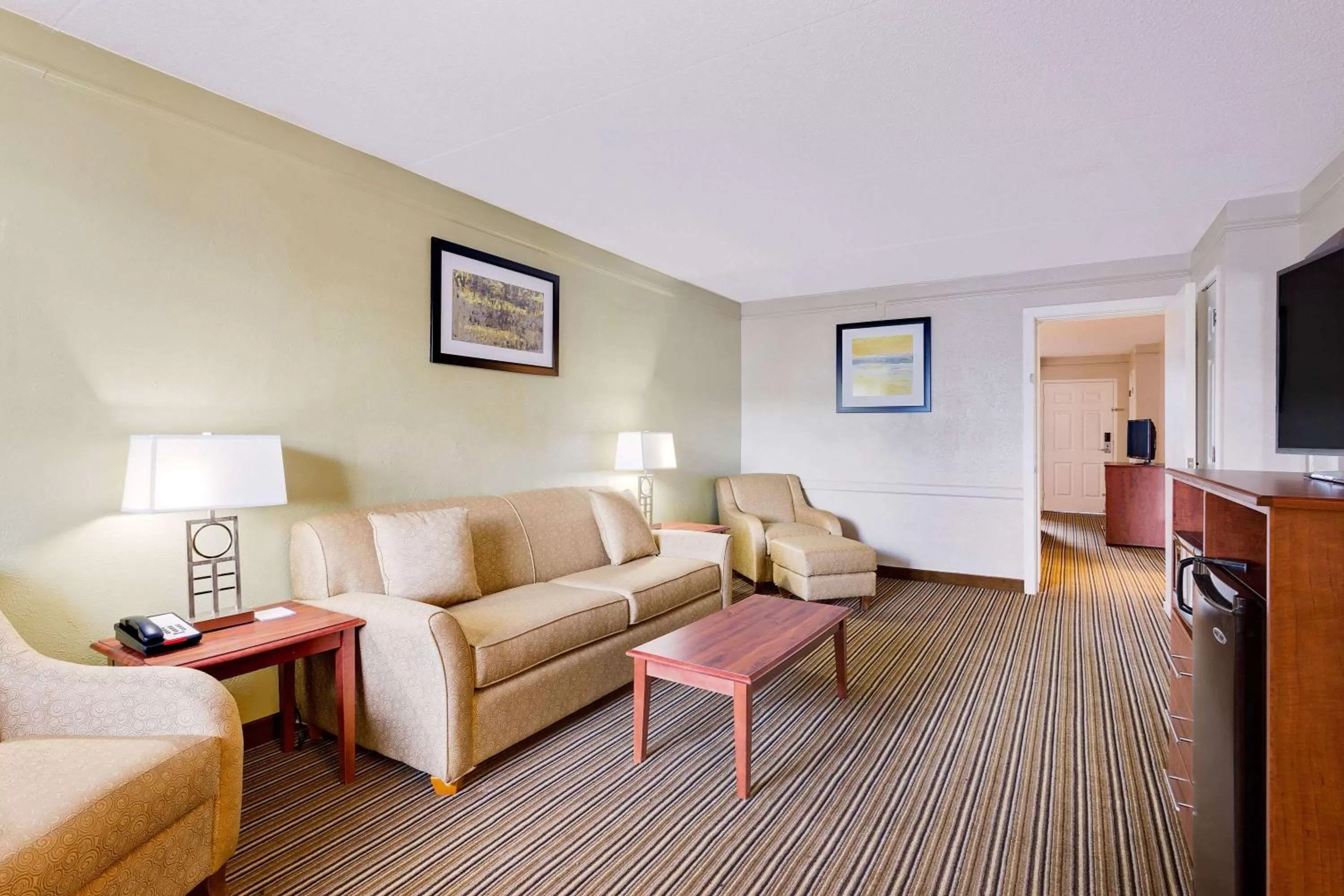 Photo of the whole room in Baymont by Wyndham Jacksonville Orange Park