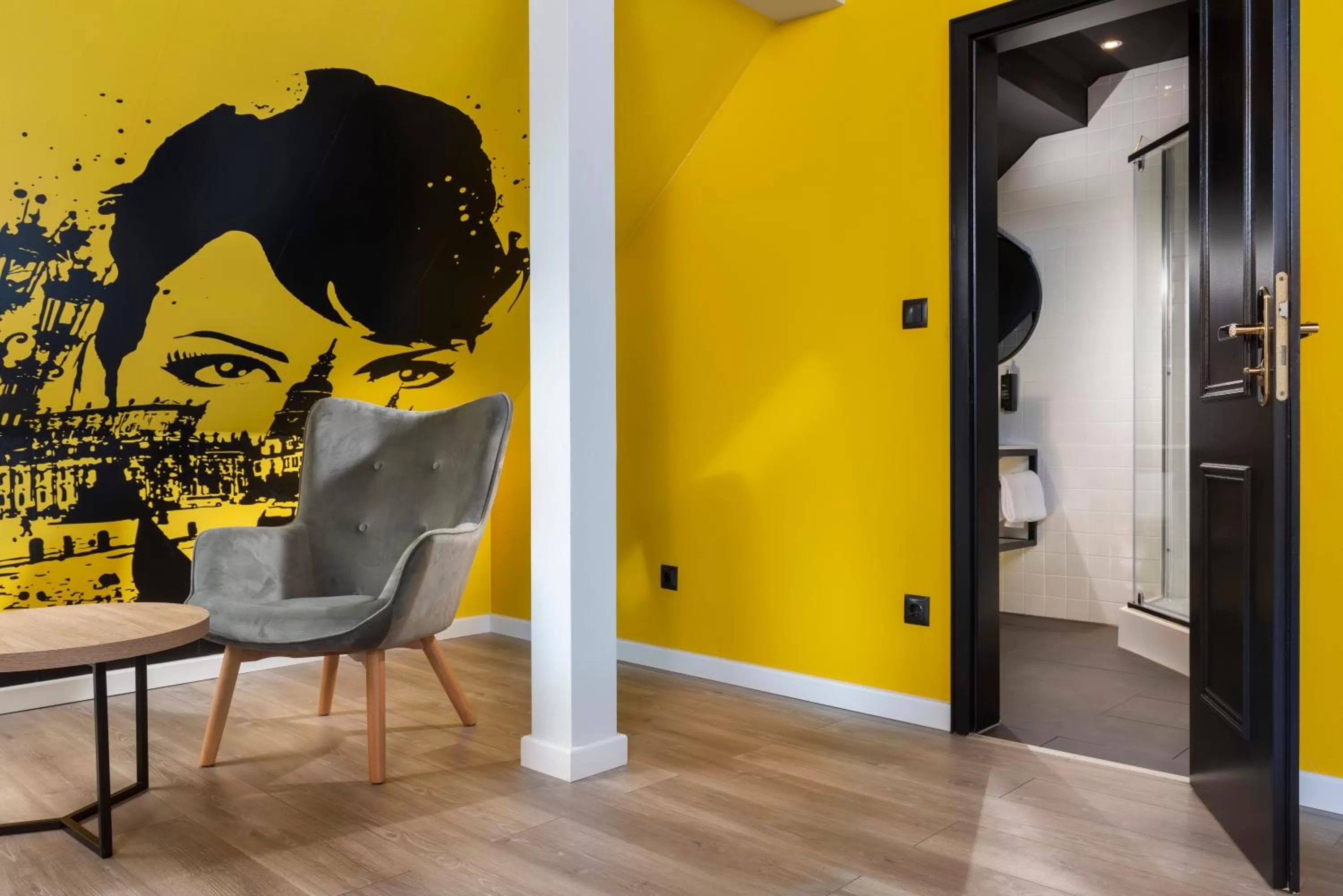 Decorative detail in ibis Styles Dresden Neustadt