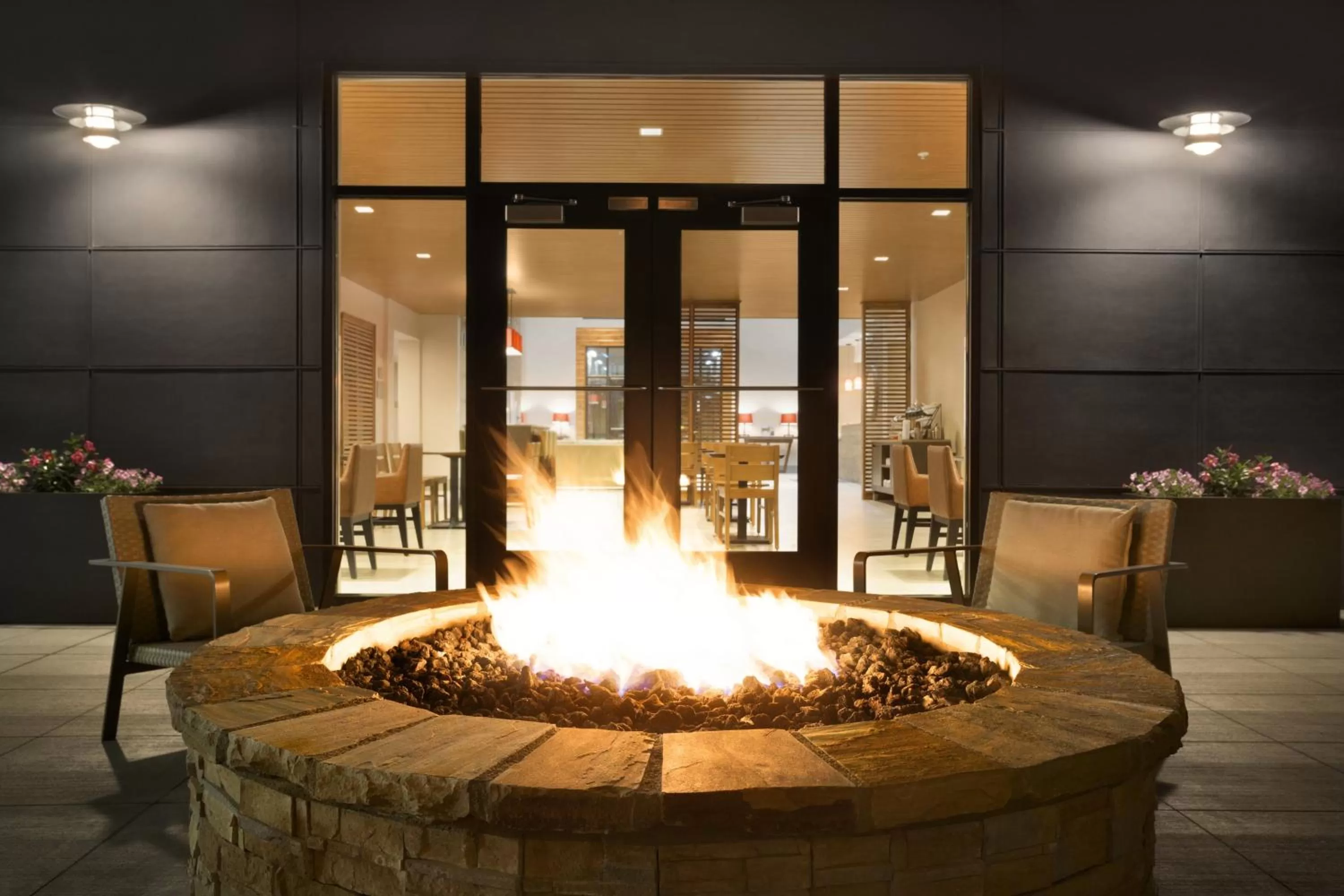 Patio in Country Inn & Suites by Radisson Asheville River Arts District