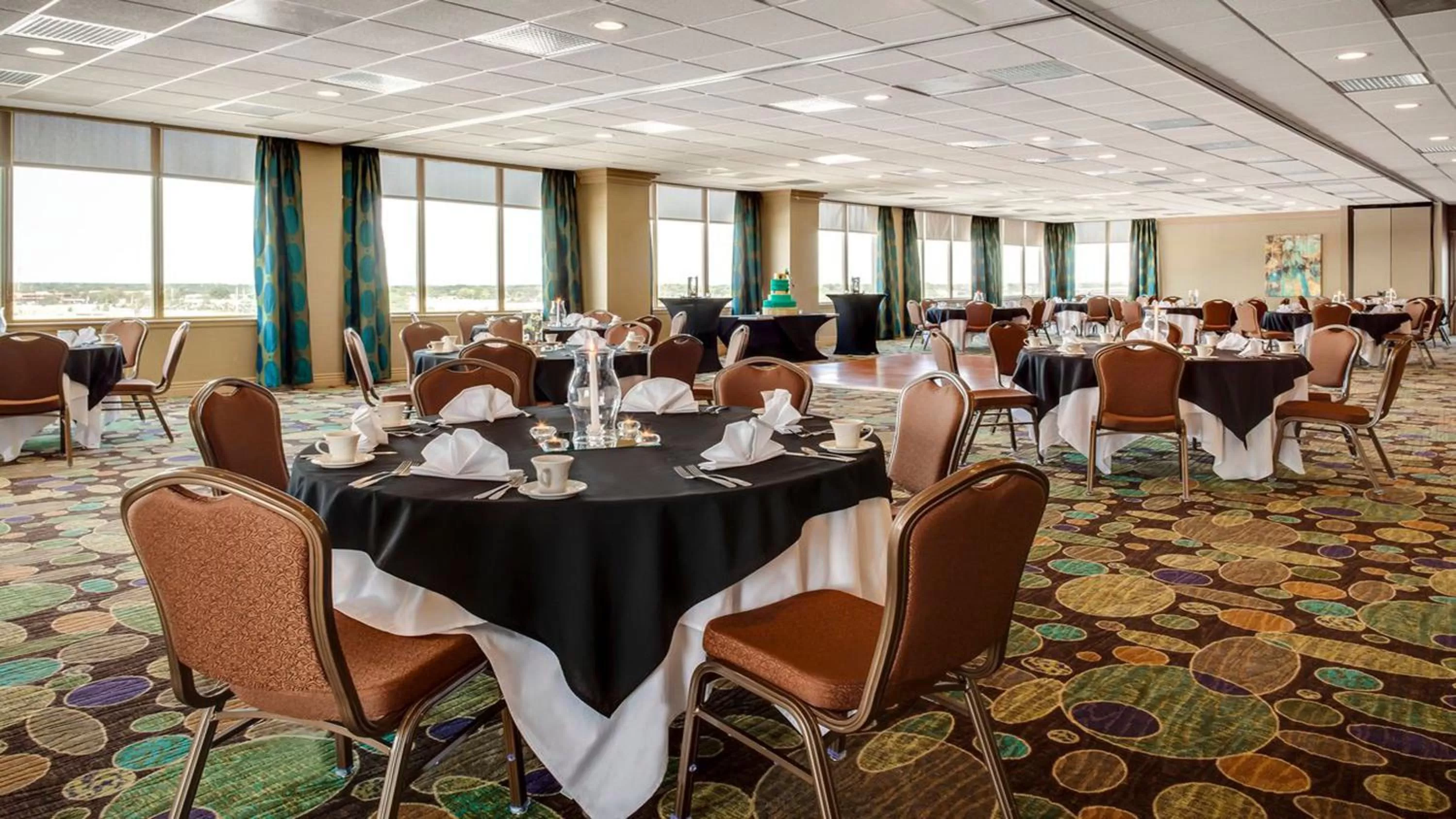 Banquet/Function facilities in Holiday Inn Hotel & Suites Overland Park-West by IHG