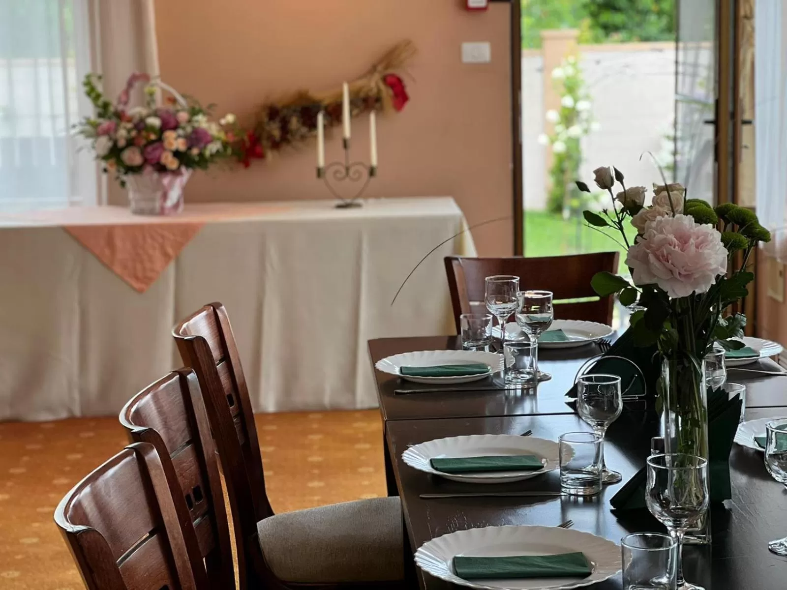 Restaurant/places to eat in Hotel Oxford By TimHotels