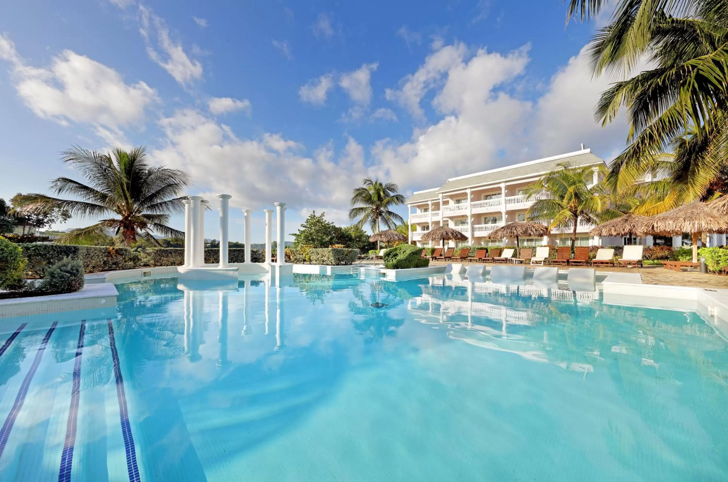 Swimming pool in Grand Palladium Jamaica Resort & Spa All Inclusive