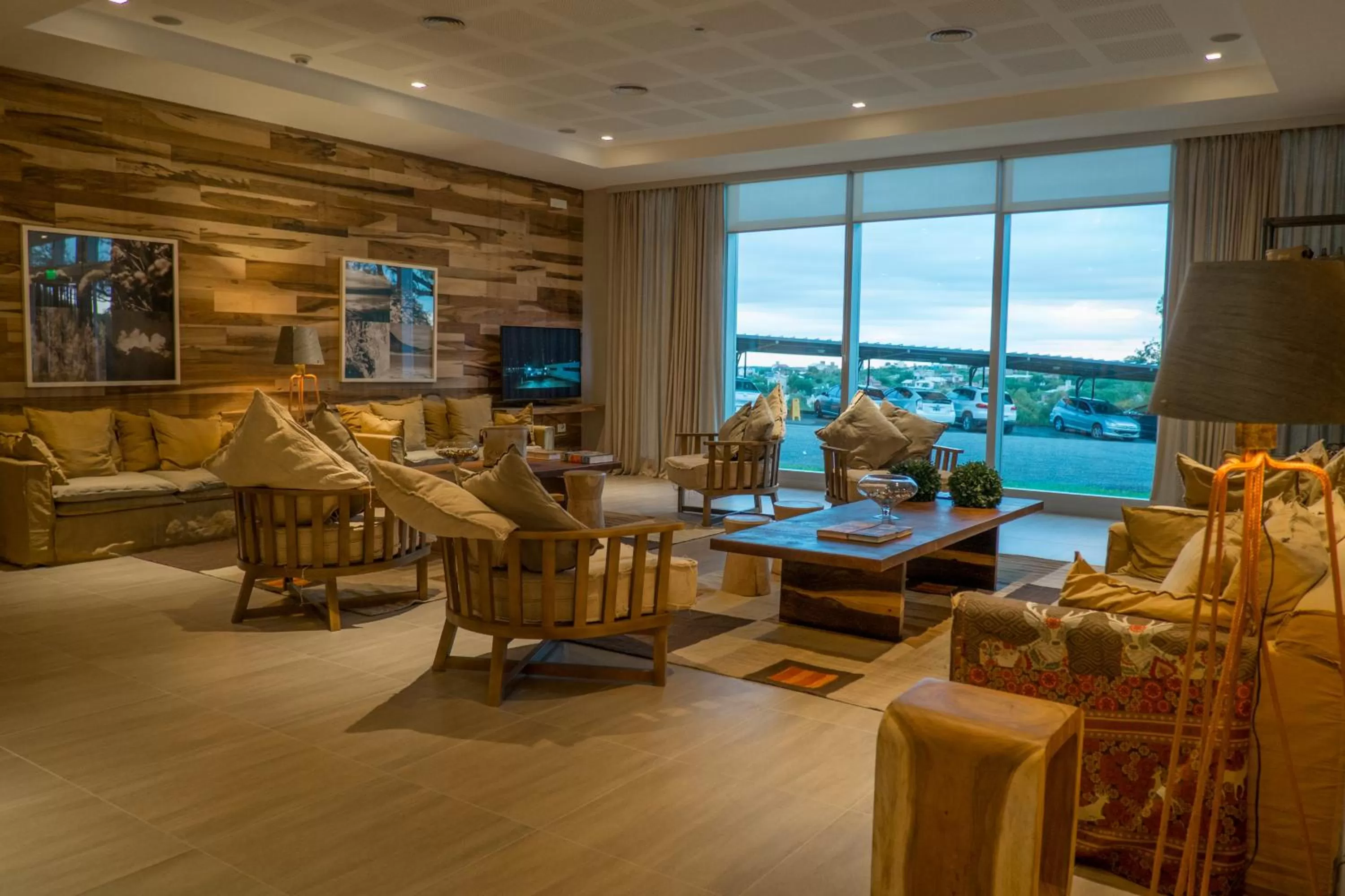 Communal lounge/ TV room in Orfeo Suites Hotel Sierras Chicas