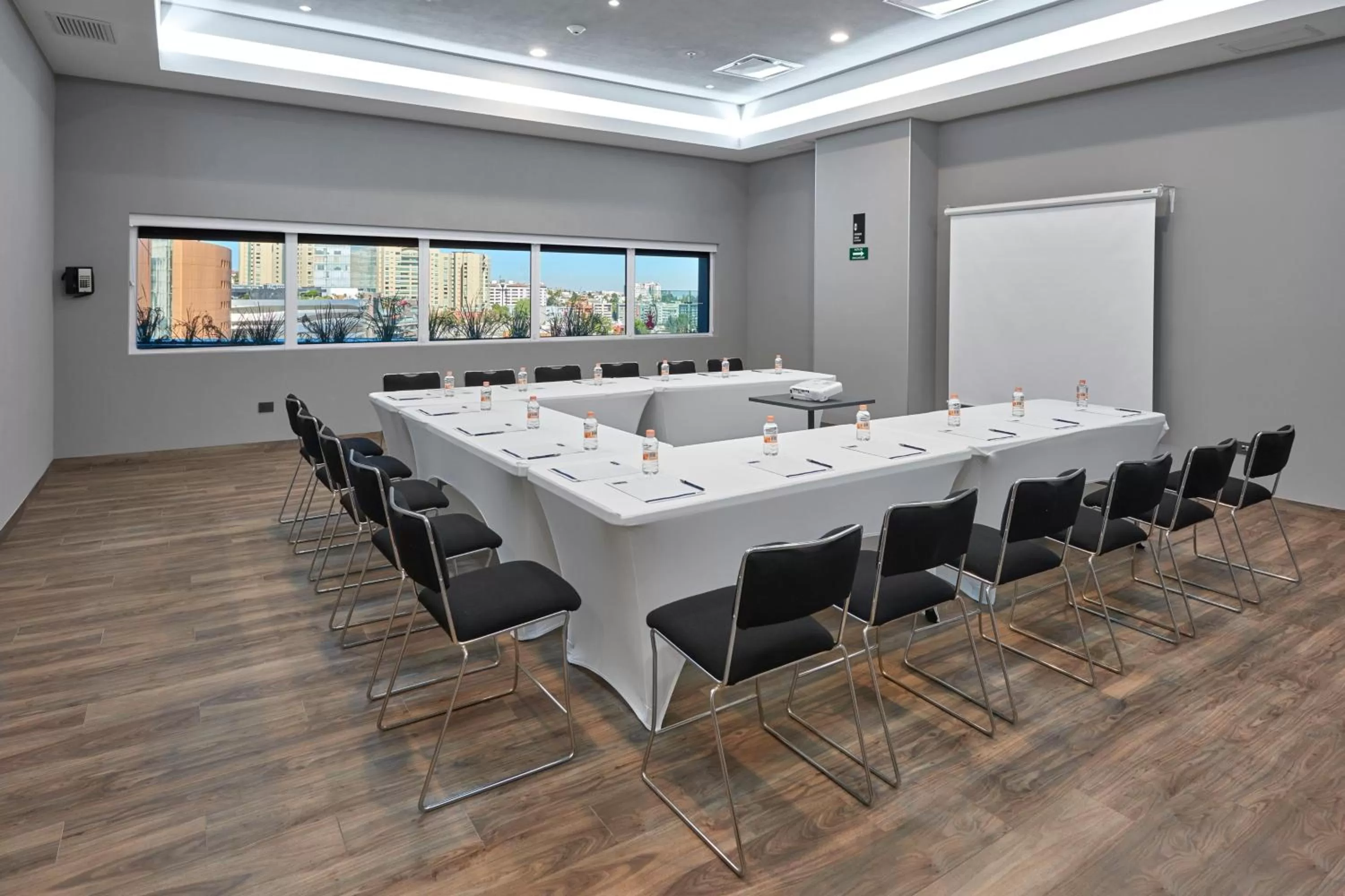 Meeting/conference room in City Express Plus by Marriott Ciudad de Mexico Interlomas