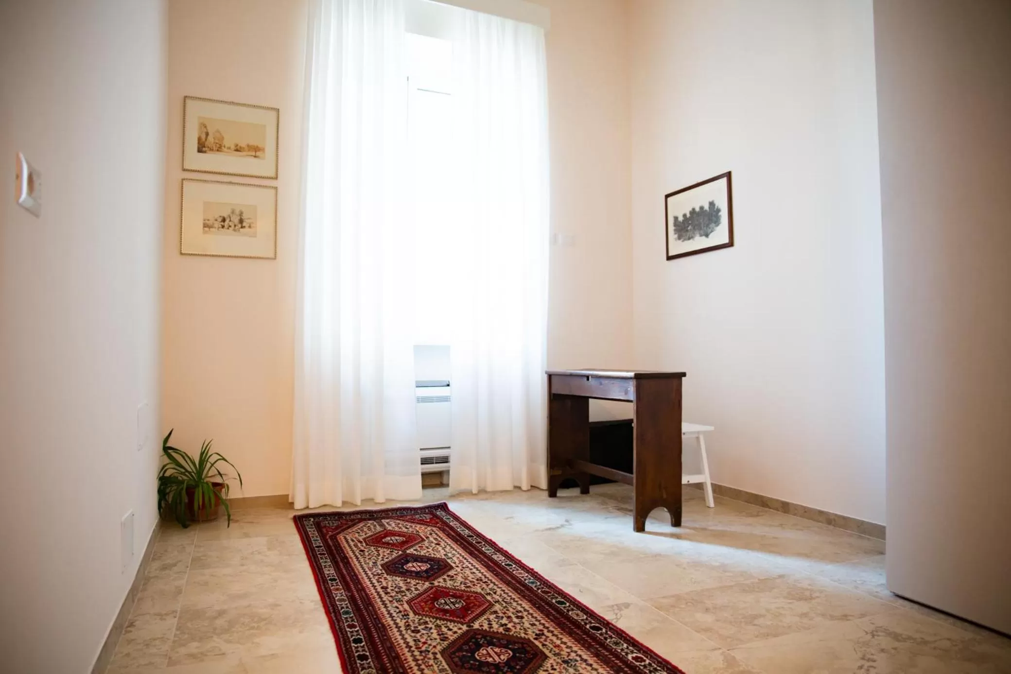 Seating area, Bed in Migliori Olive Ascolane beds