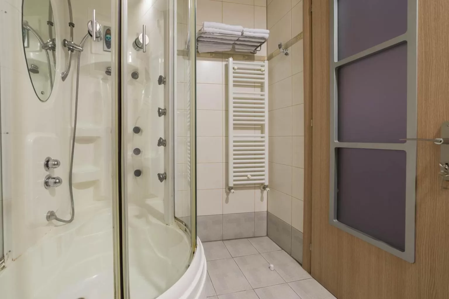 Shower in Lido Hotel