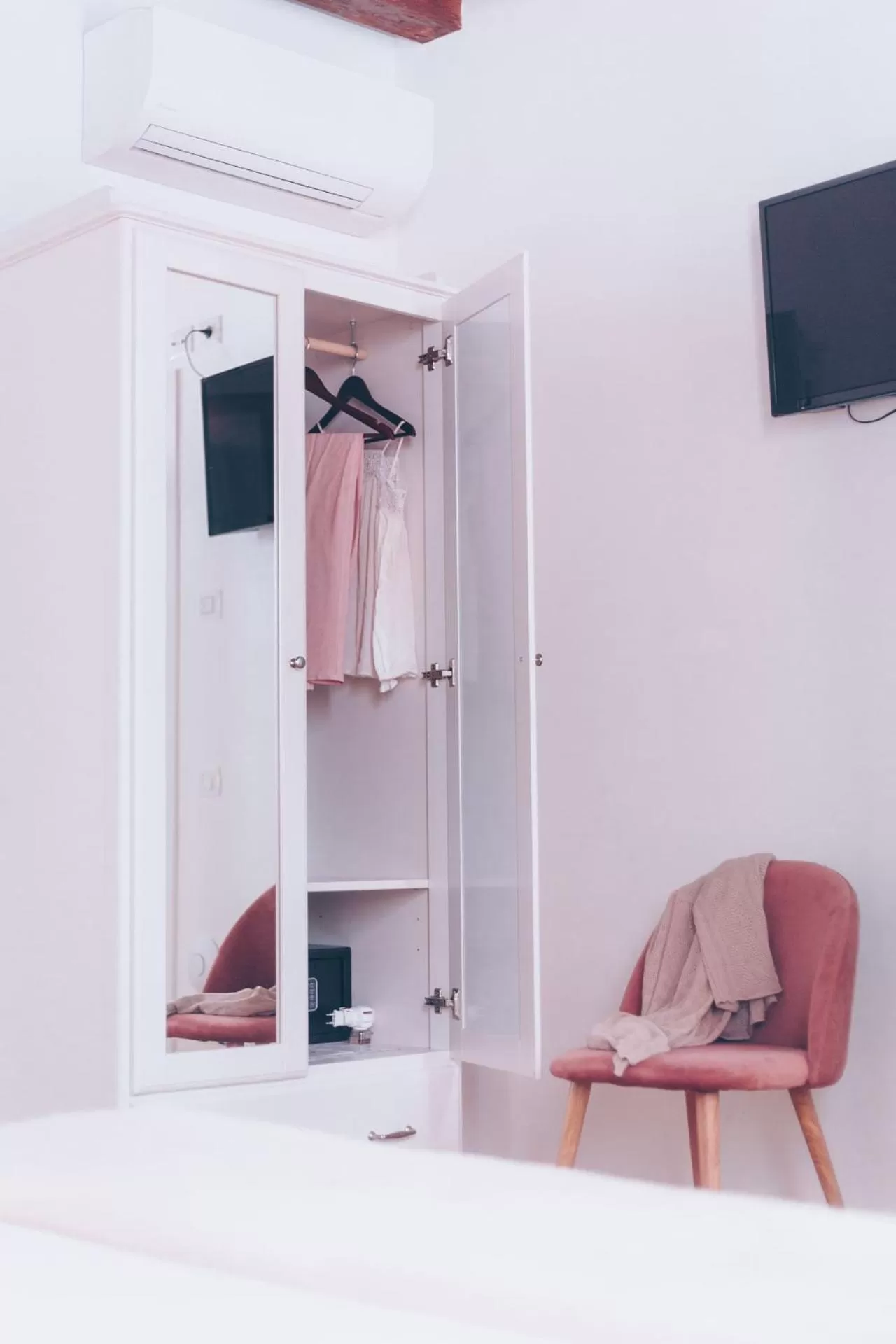 Photo of the whole room, Bed in Bianca Cappello House