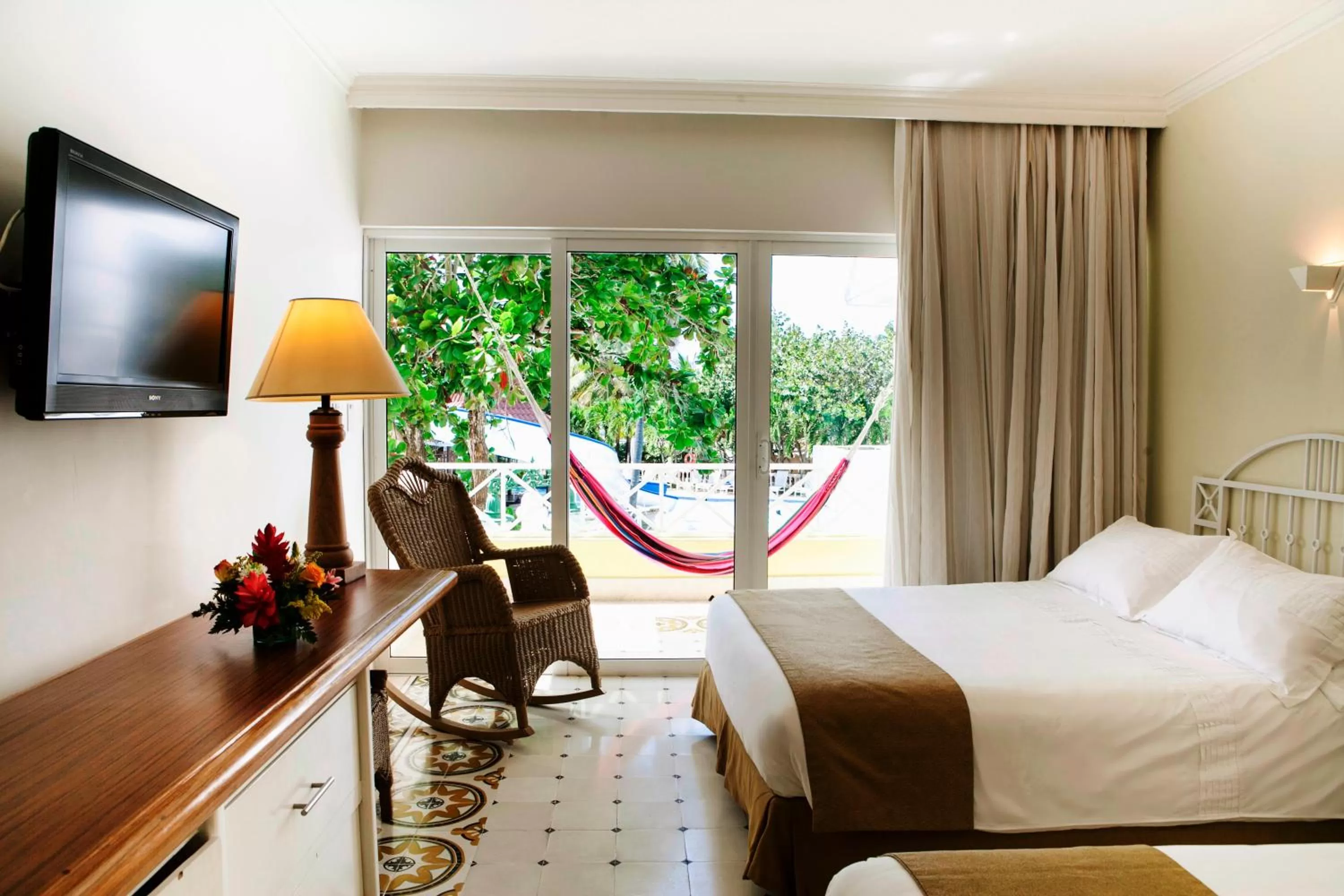 Photo of the whole room, Bed in Hotel Las Americas Casa de Playa