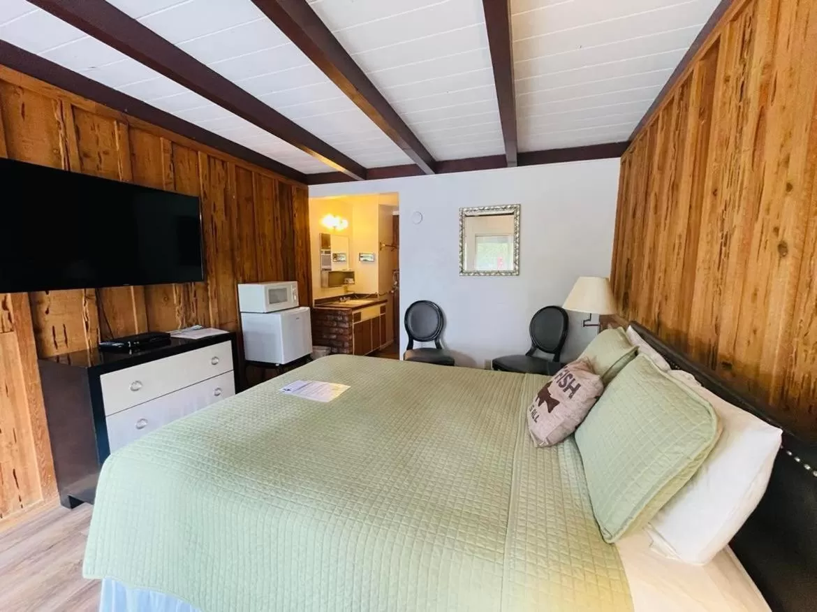 Bed in Riverfront Lodging