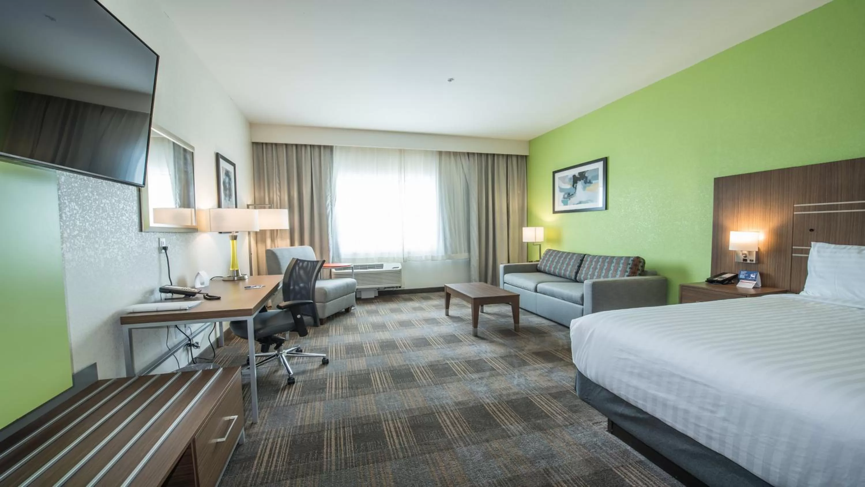 Bedroom, Bed in Holiday Inn Express & Suites - Dripping Springs - Austin Area by IHG