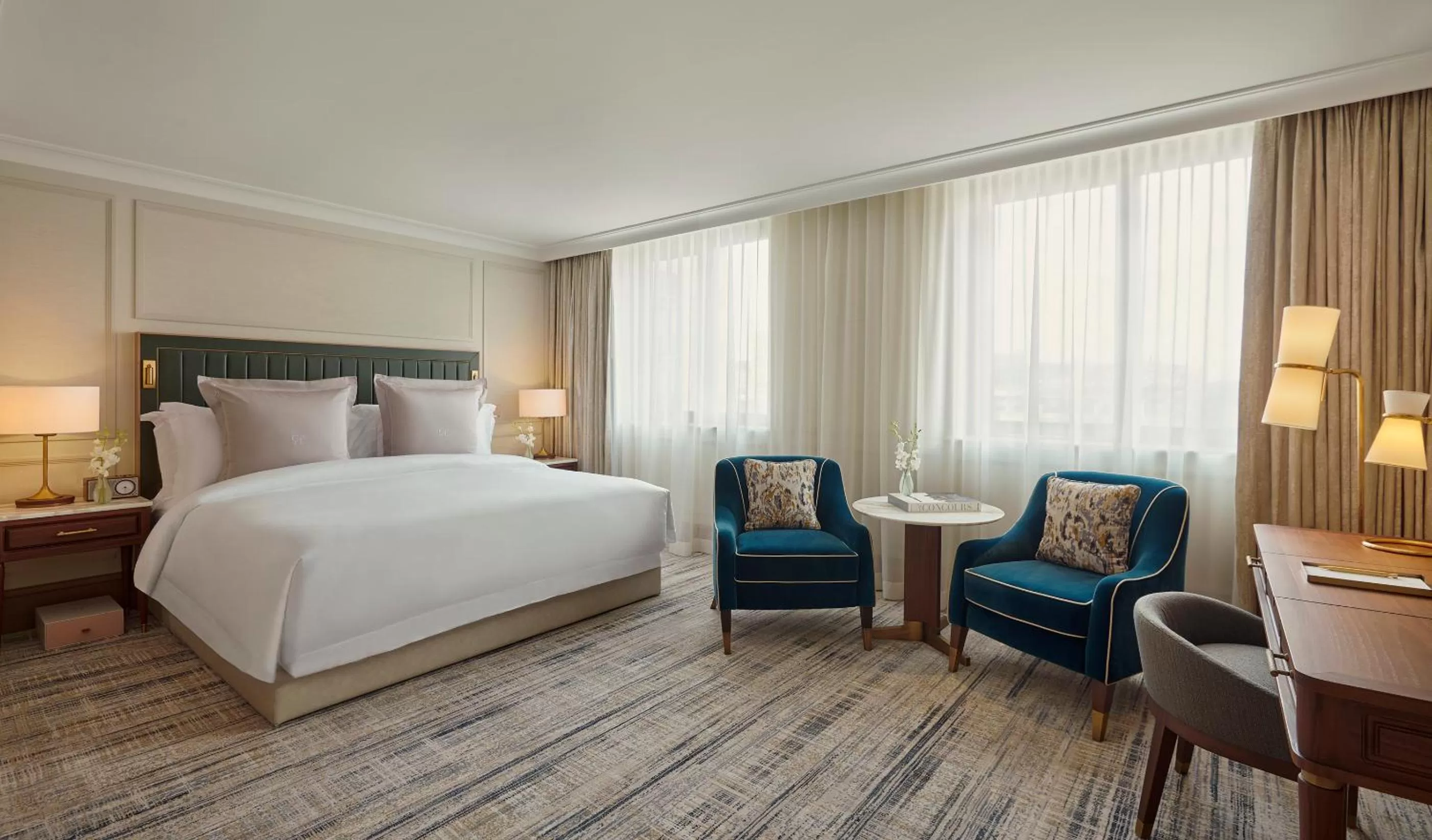 Photo of the whole room, Bed in Jumeirah Carlton Tower London