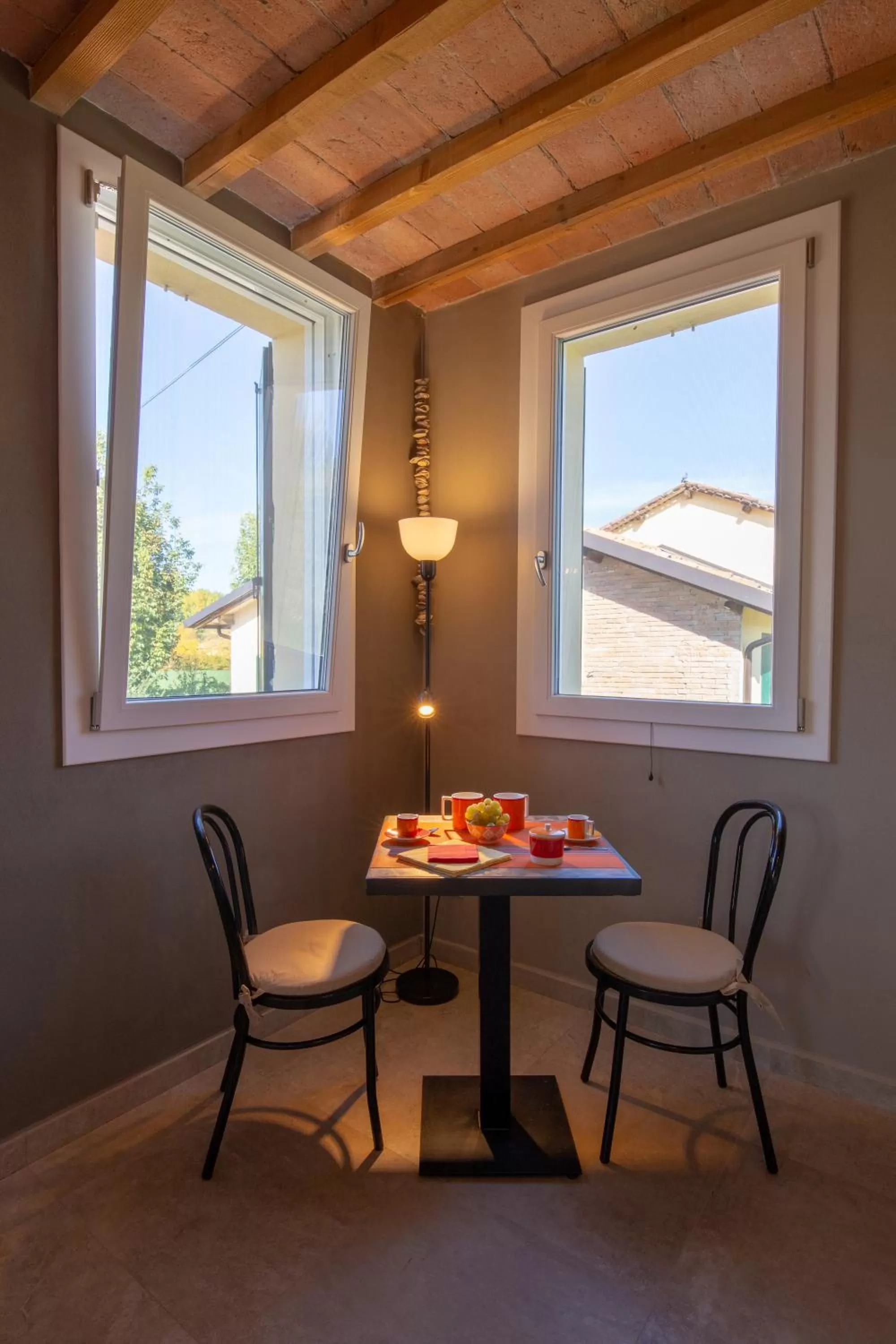 Dining Area in La Casa di Valeria - Modena