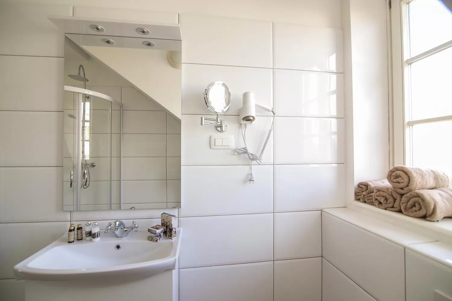 Shower in Hotel Vila Katrca