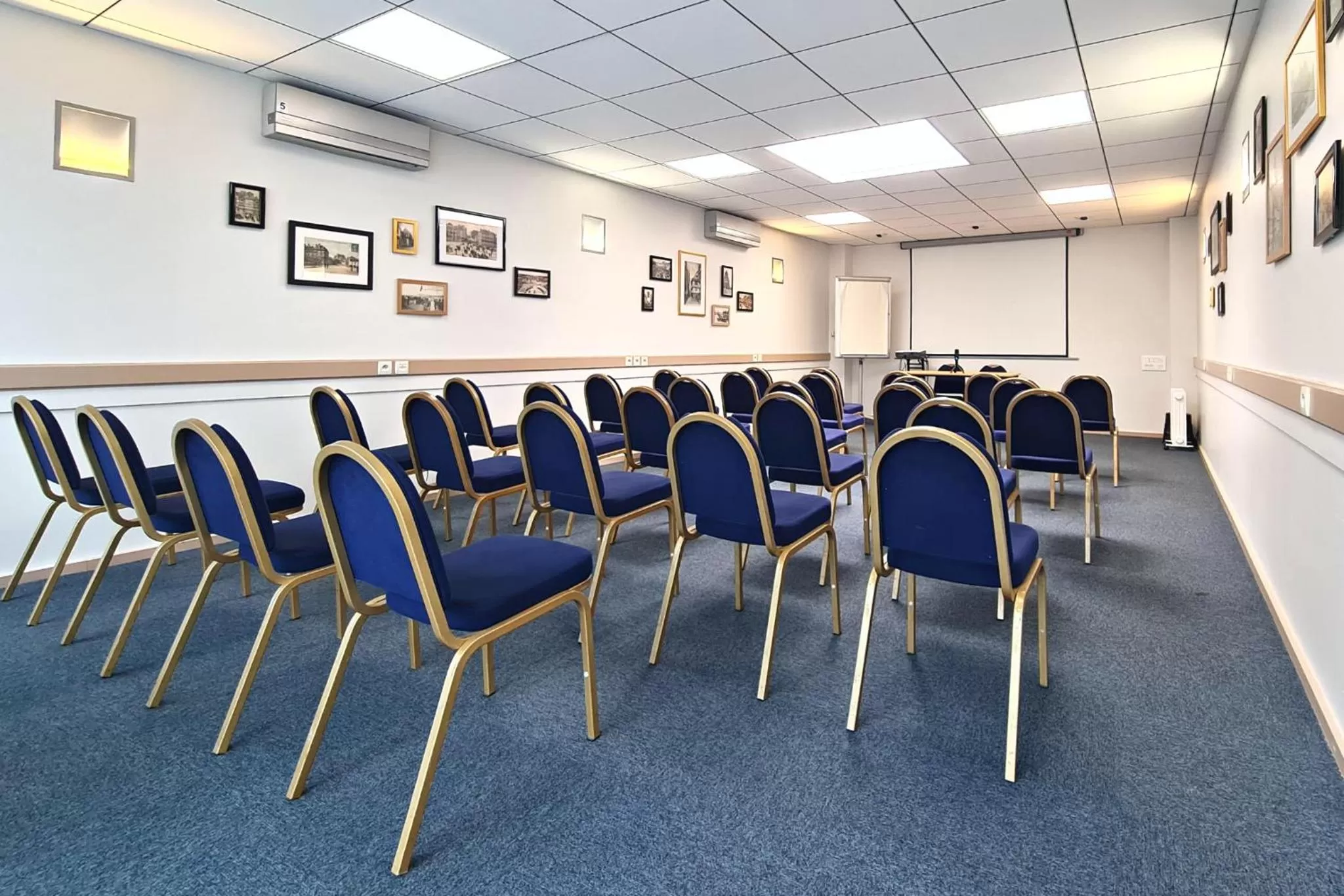 Business facilities in Kyriad Vannes Centre Ville