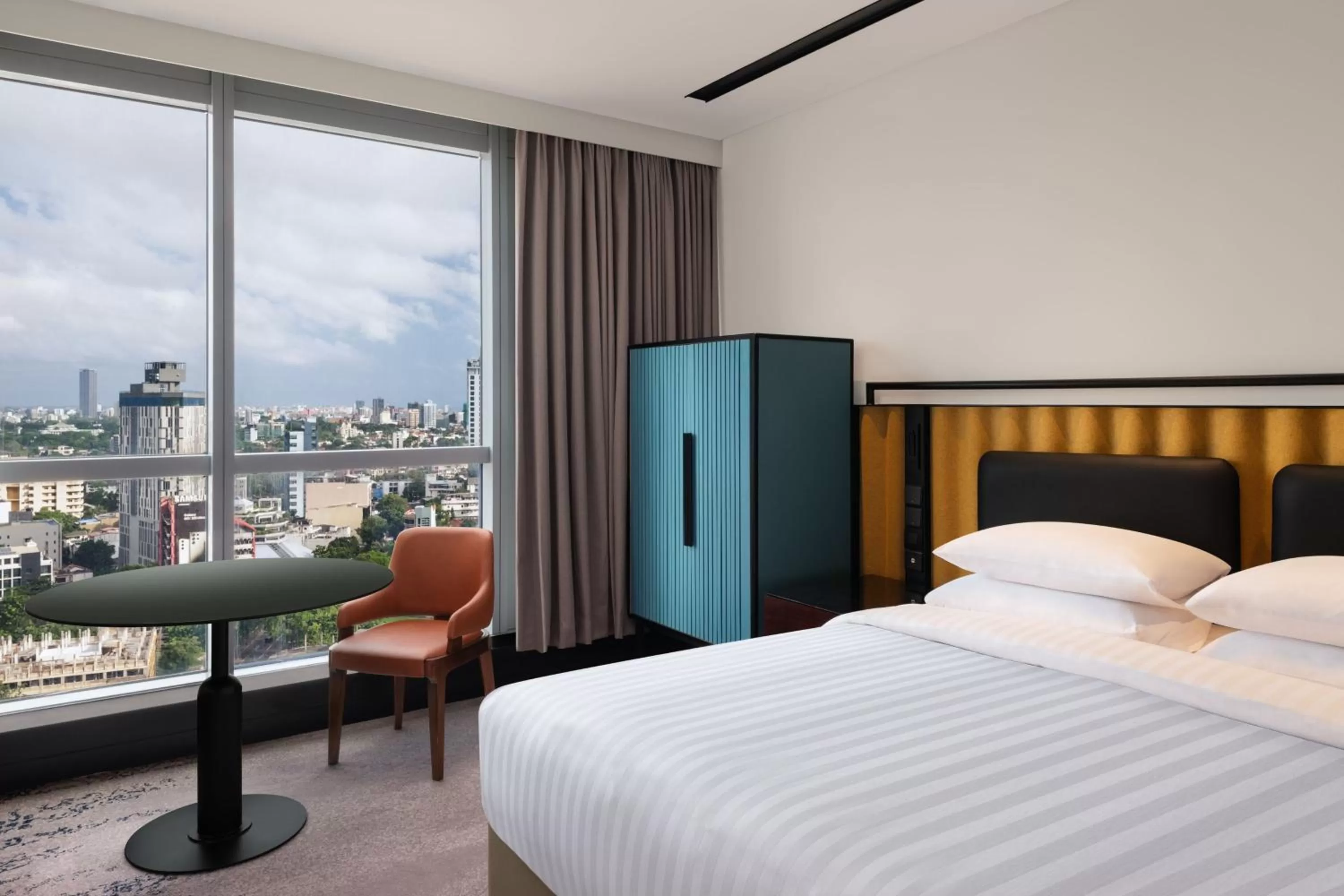 Bedroom, Bed in Courtyard by Marriott Colombo