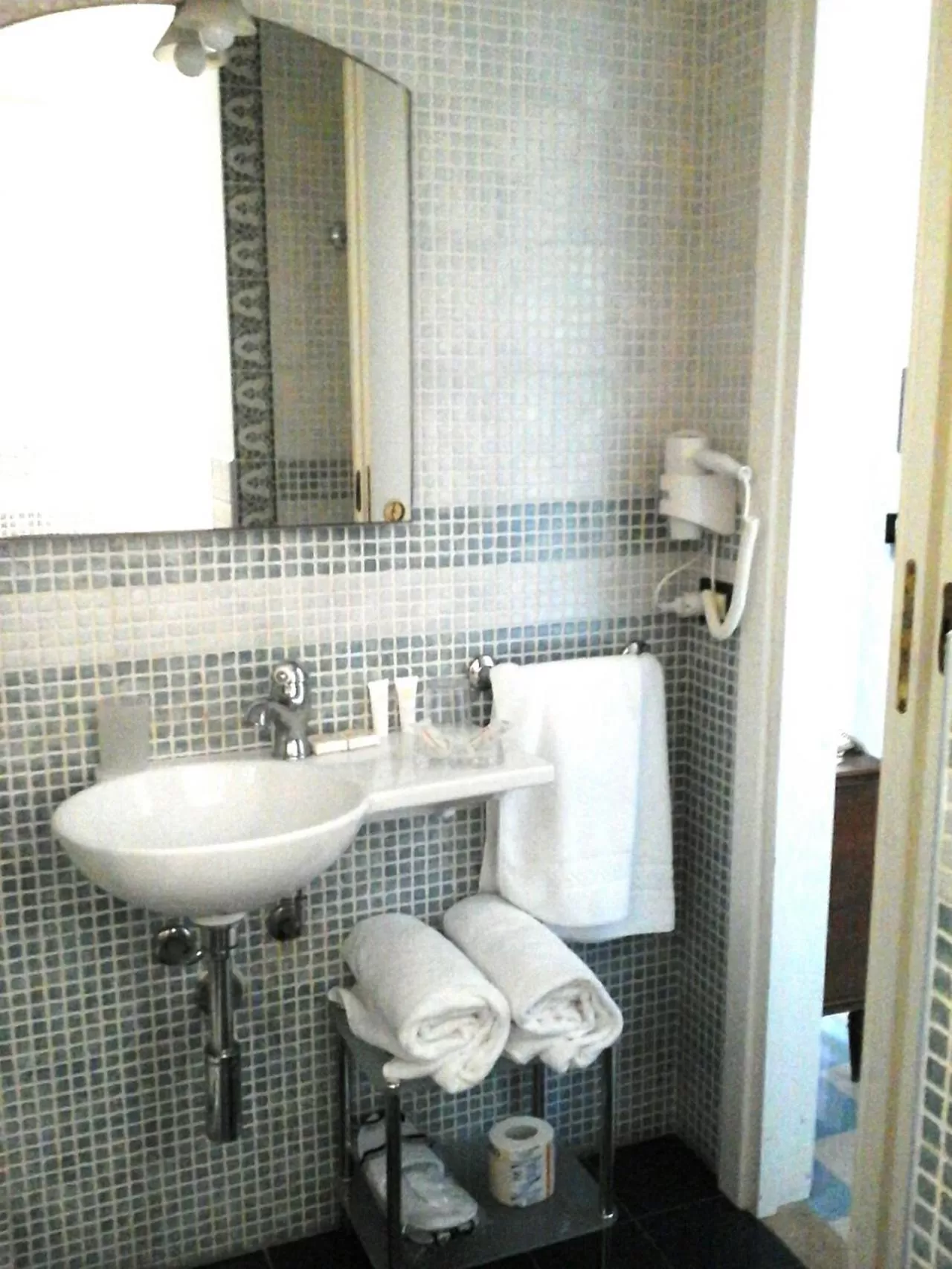 Bathroom in Lakkios charming suites and rooms