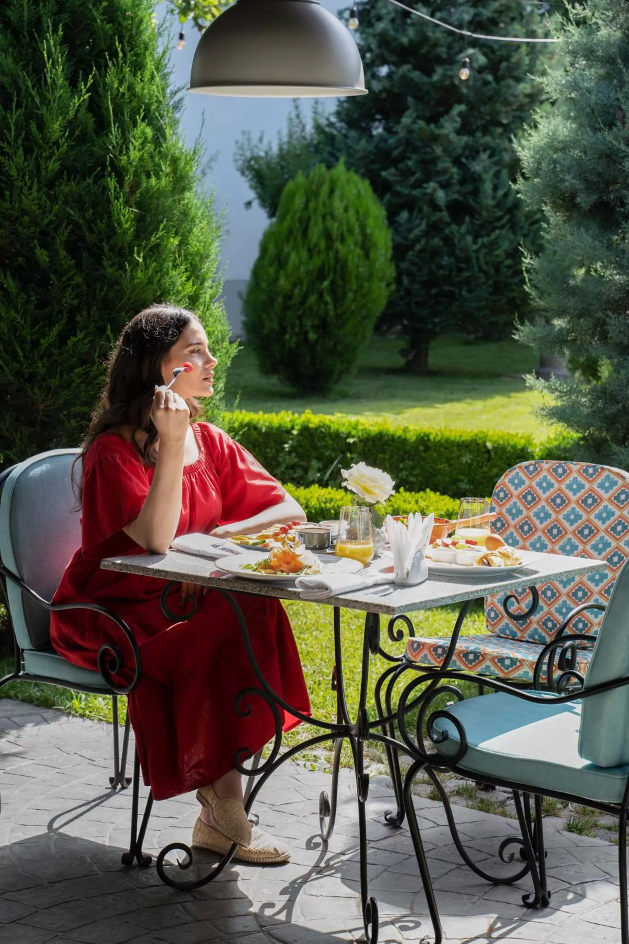 Restaurant/places to eat in Hotel Garden