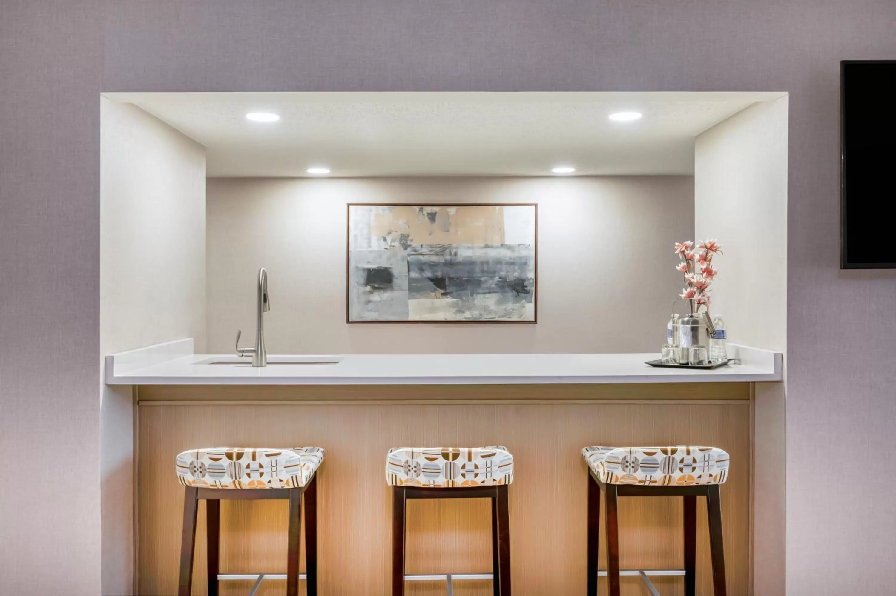 Kitchen or kitchenette in Wyndham Indianapolis Airport