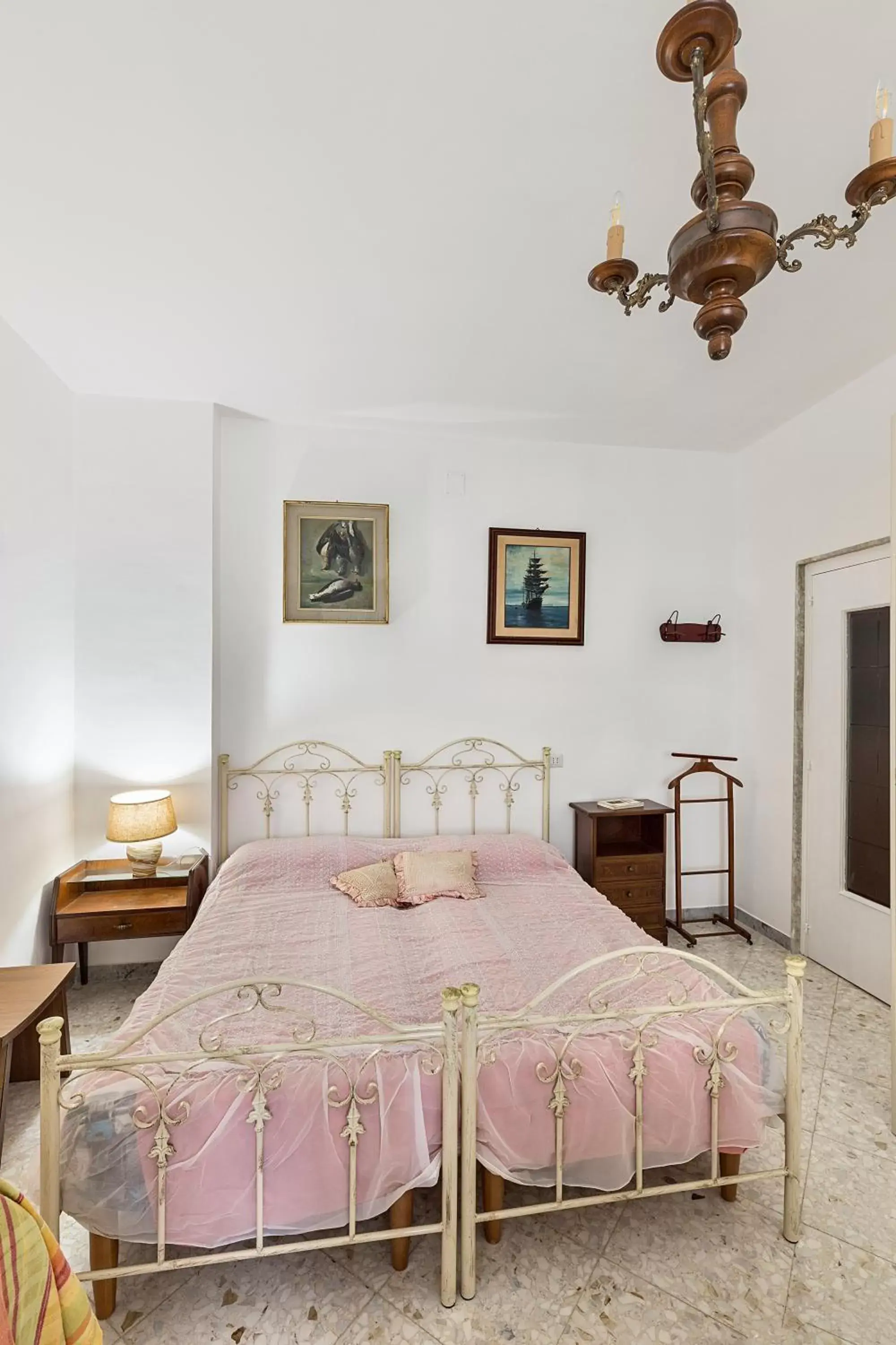 Quadruple Room with Private Bathroom in B&B Limited Edition Quadruple Room with Private Bathroom in B&B Limited Edition