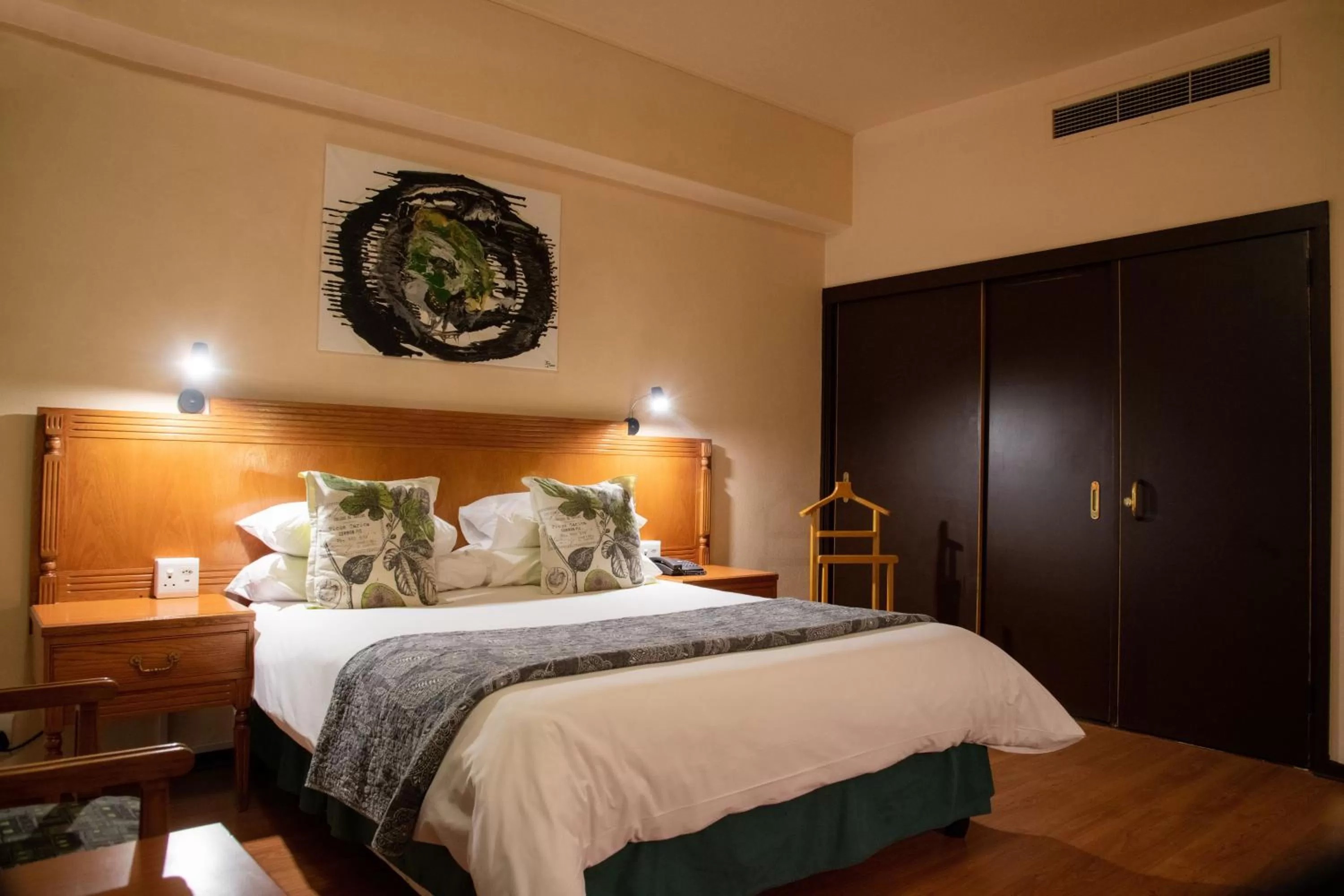 Bed in BON Hotel Bloemfontein Central