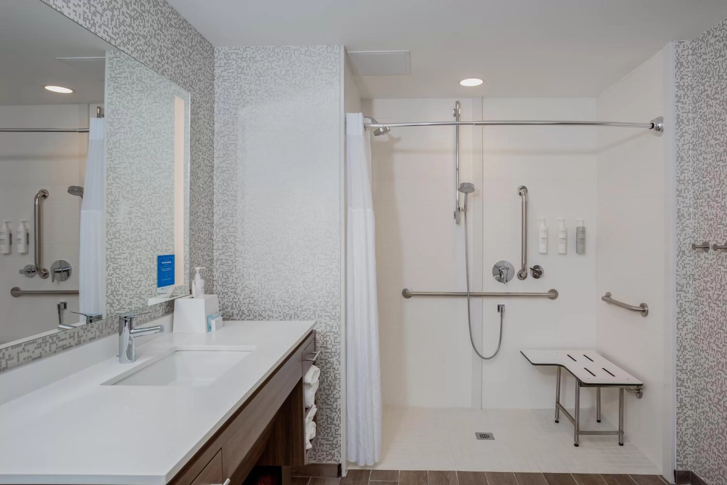 Bathroom in Home2 Suites By Hilton Vero Beach I-95