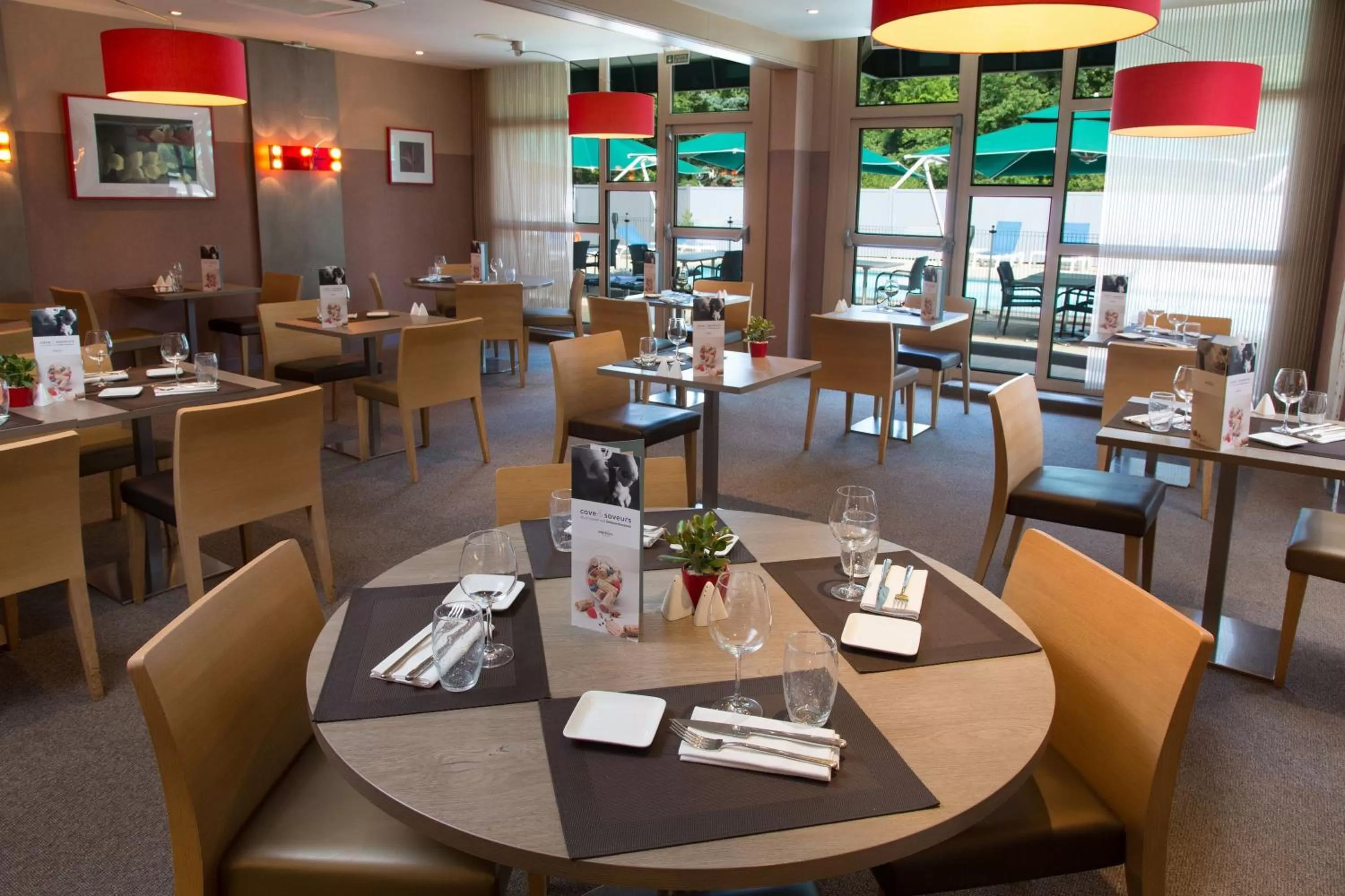 Restaurant/places to eat in Mercure Strasbourg Aéroport