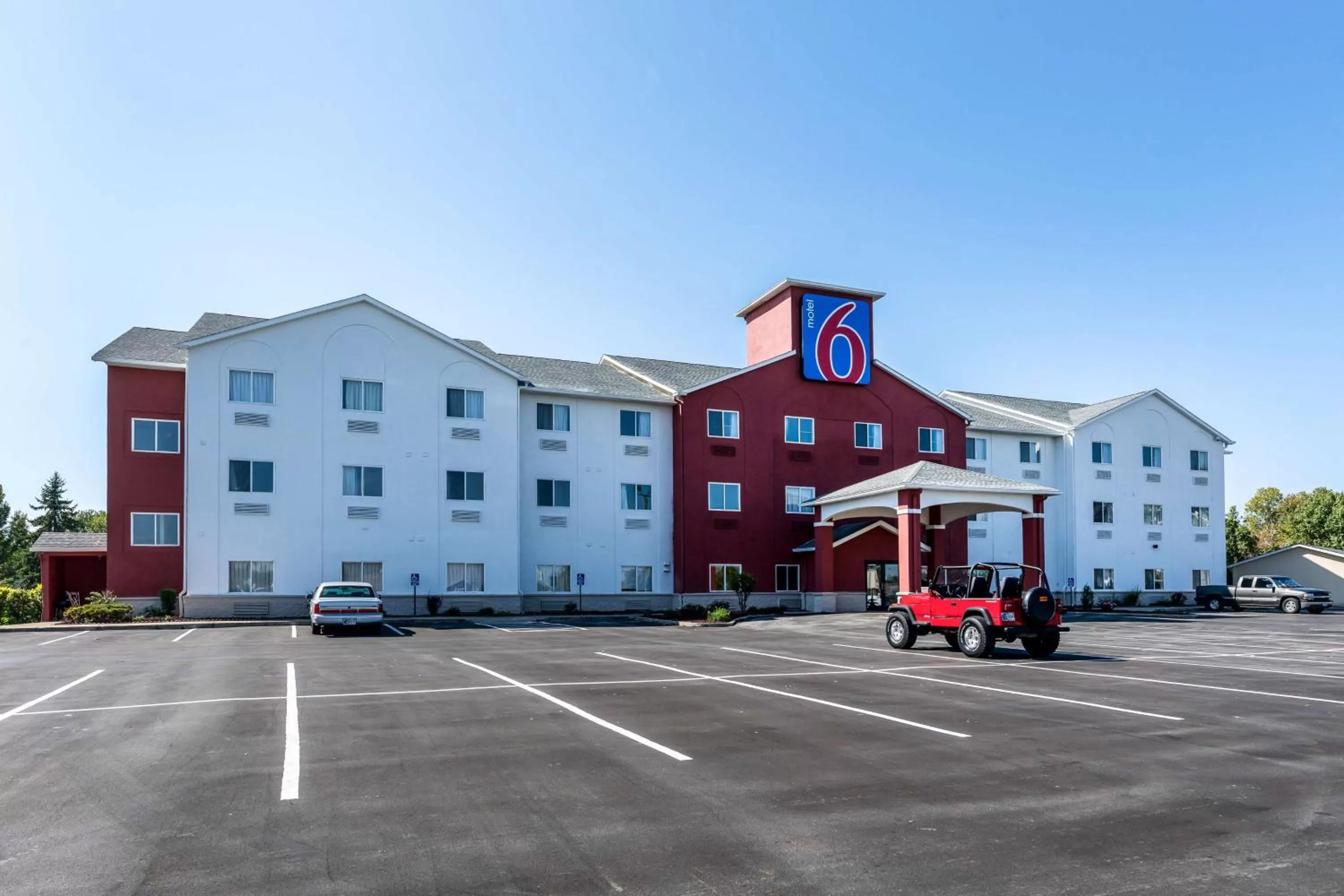Property building in Motel 6-Indianapolis, IN - Southport