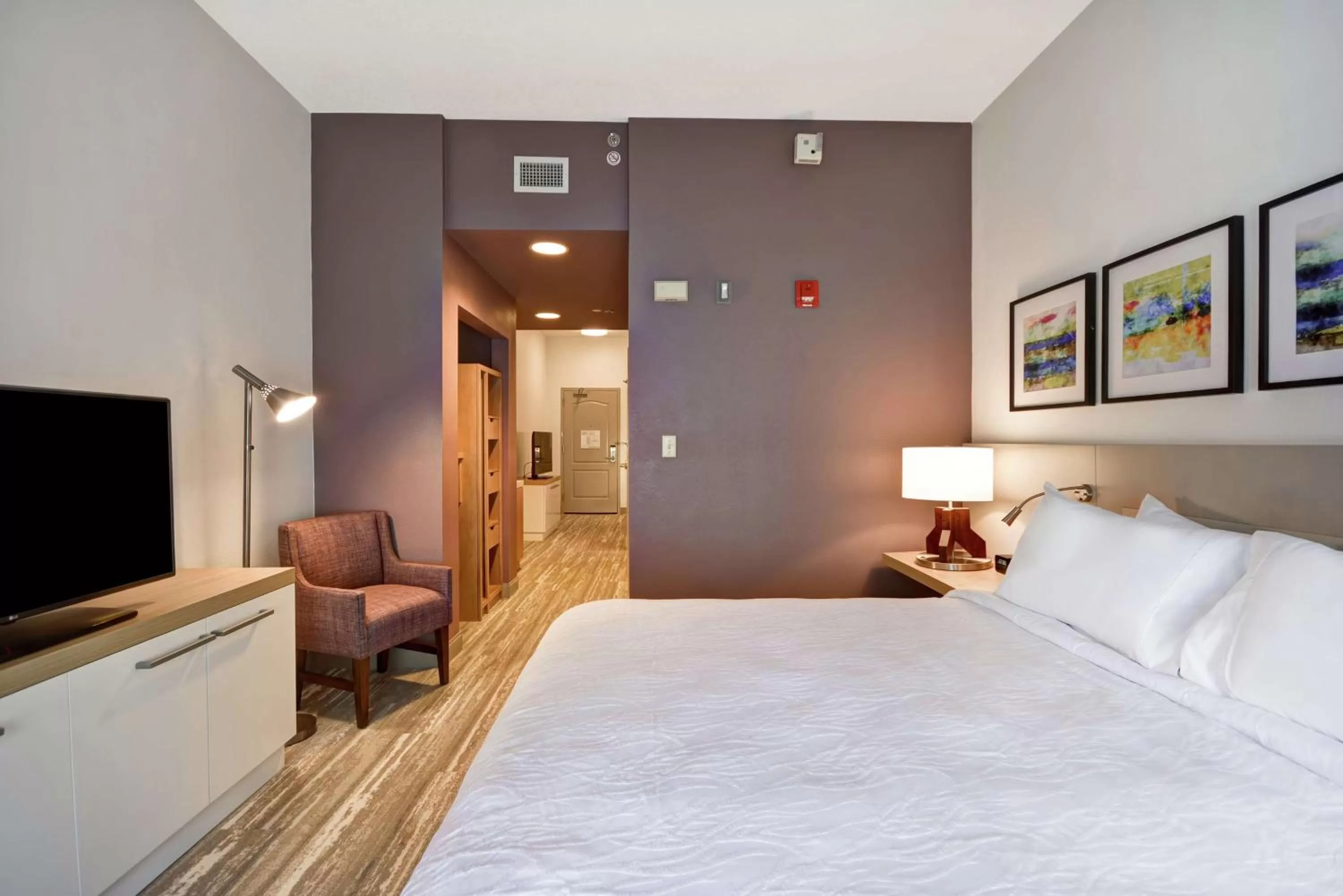 Bedroom, Bed in Hilton Garden Inn Panama City