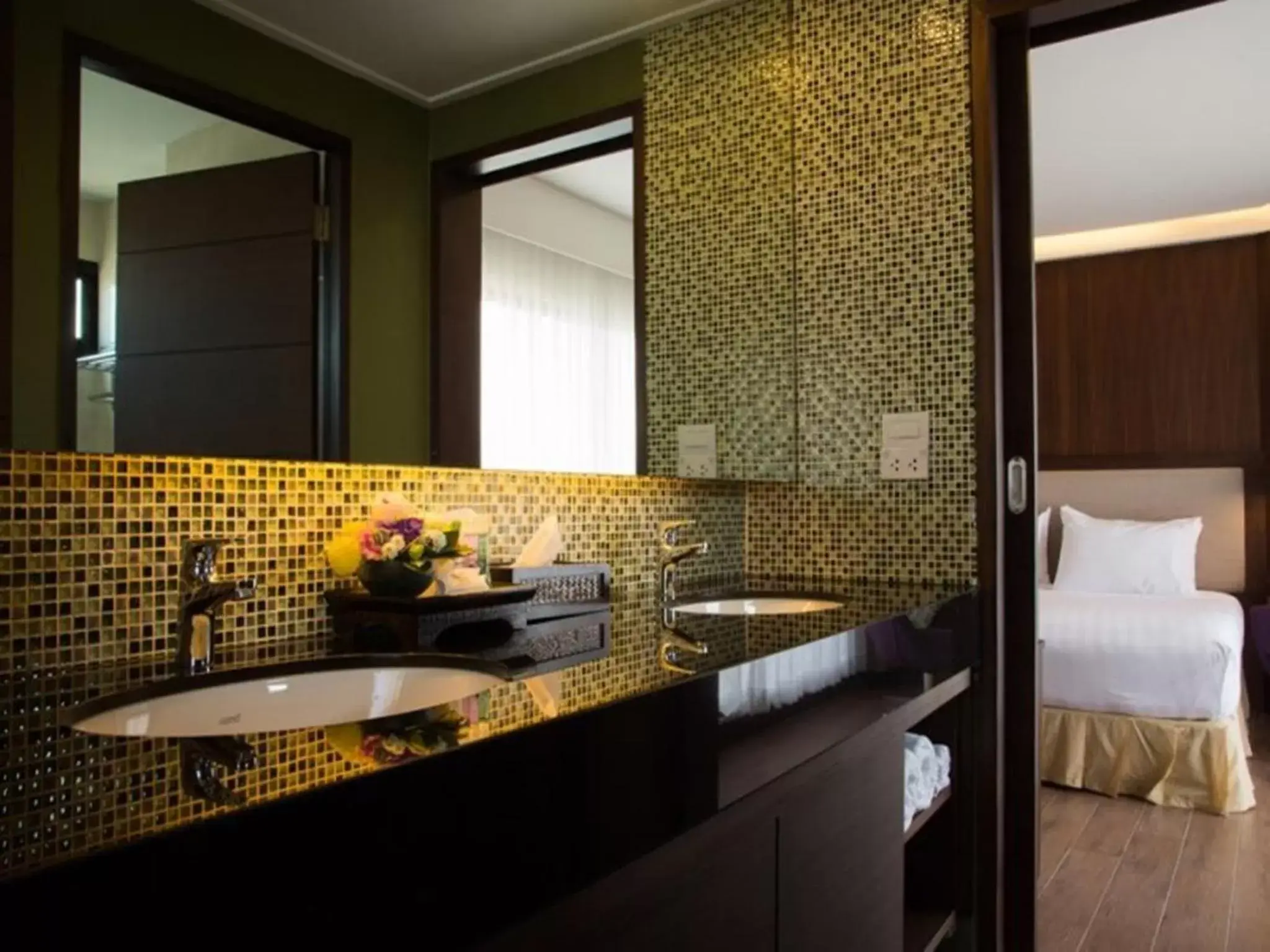 Suite in The One Bay Breeze Suite in The One Bay Breeze