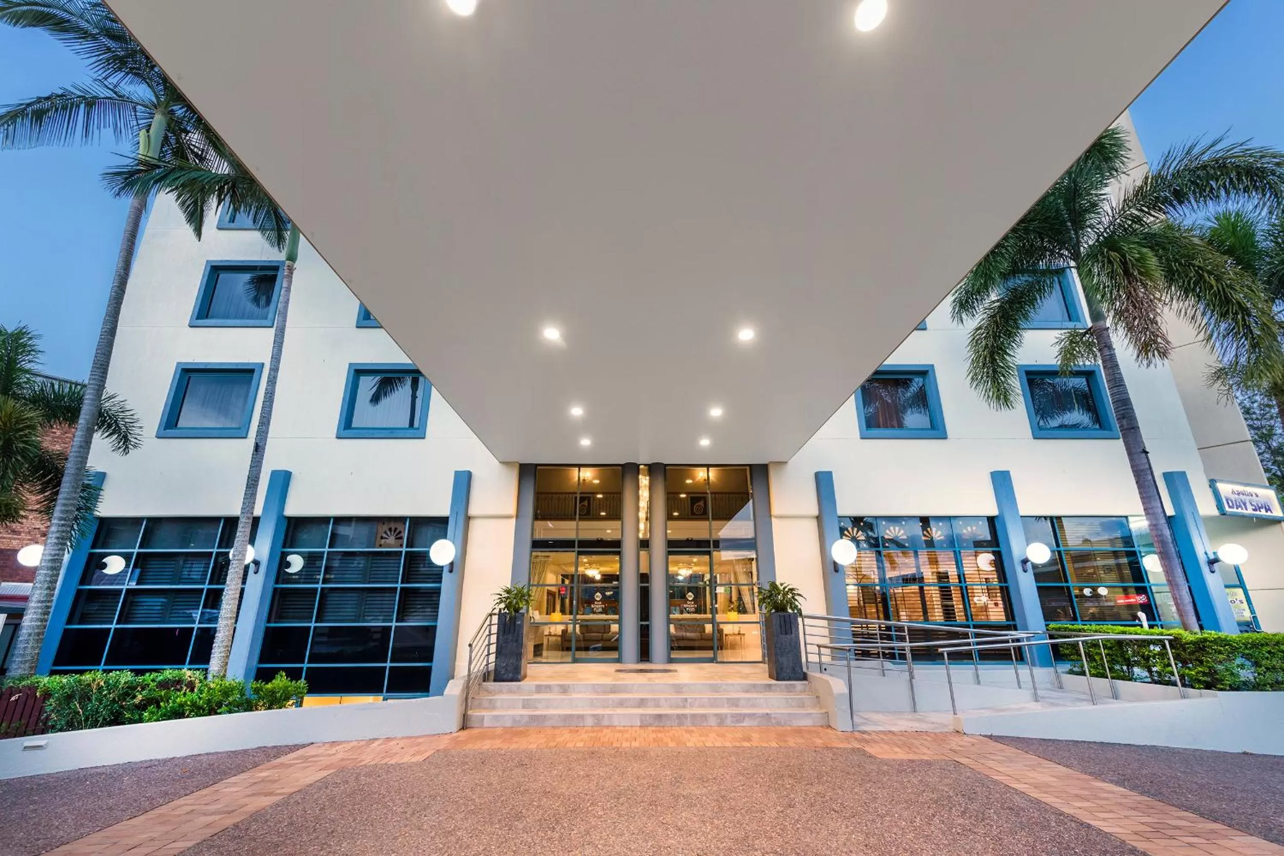Facade/entrance in Hotel Diana Woolloongabba