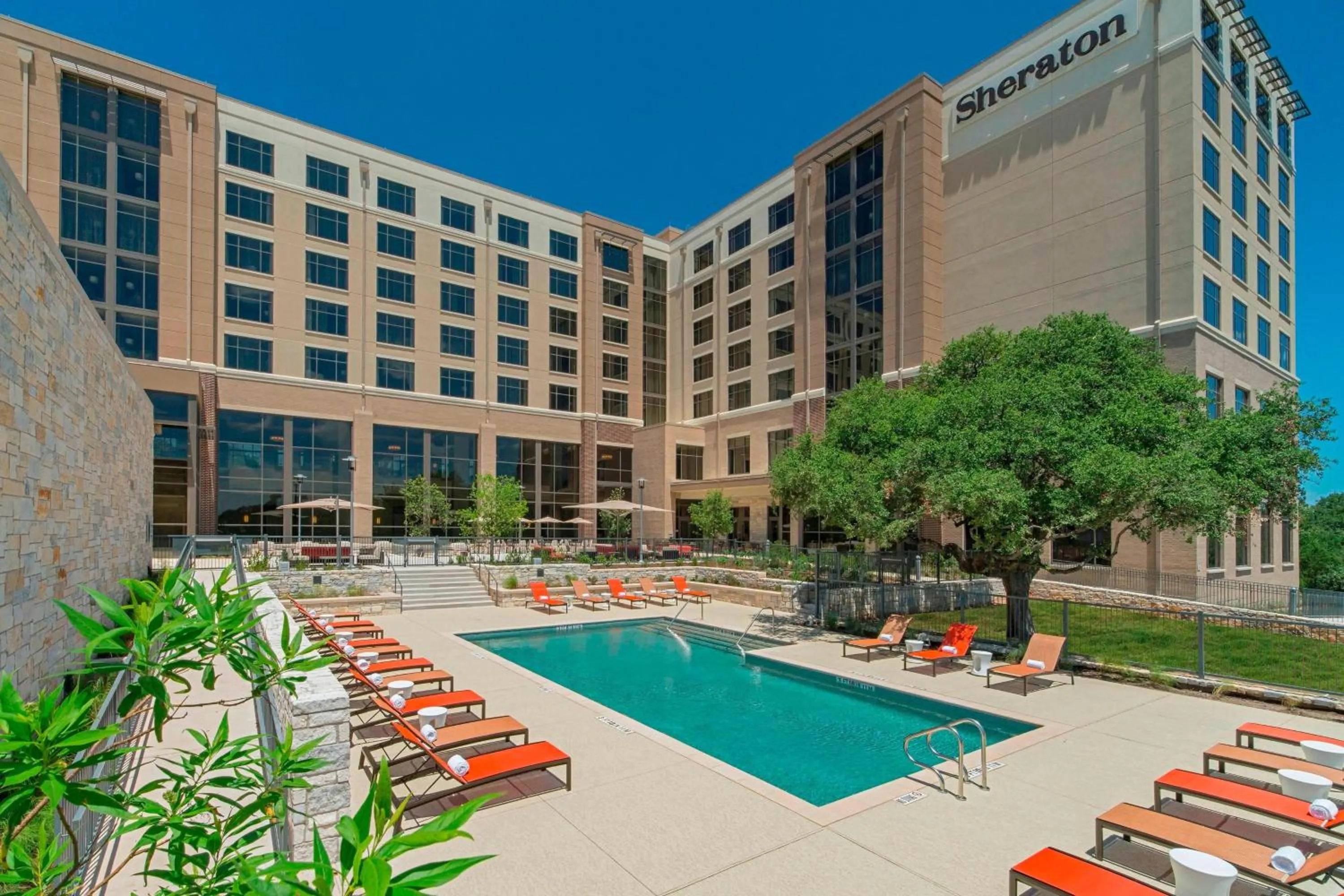 Swimming pool in Sheraton Austin Georgetown Hotel & Conference Center