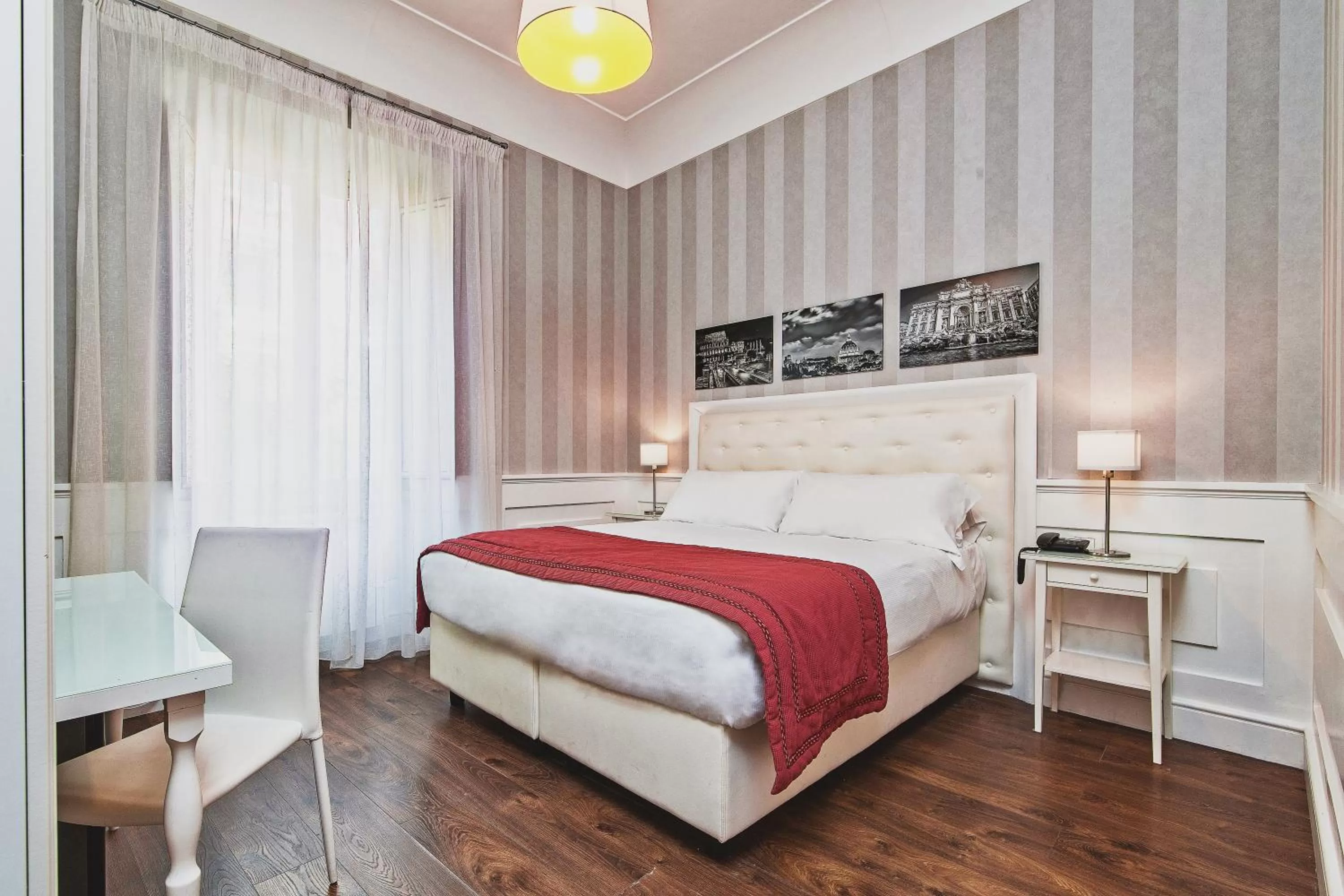 Photo of the whole room, Bed in Star Vatican Rooms