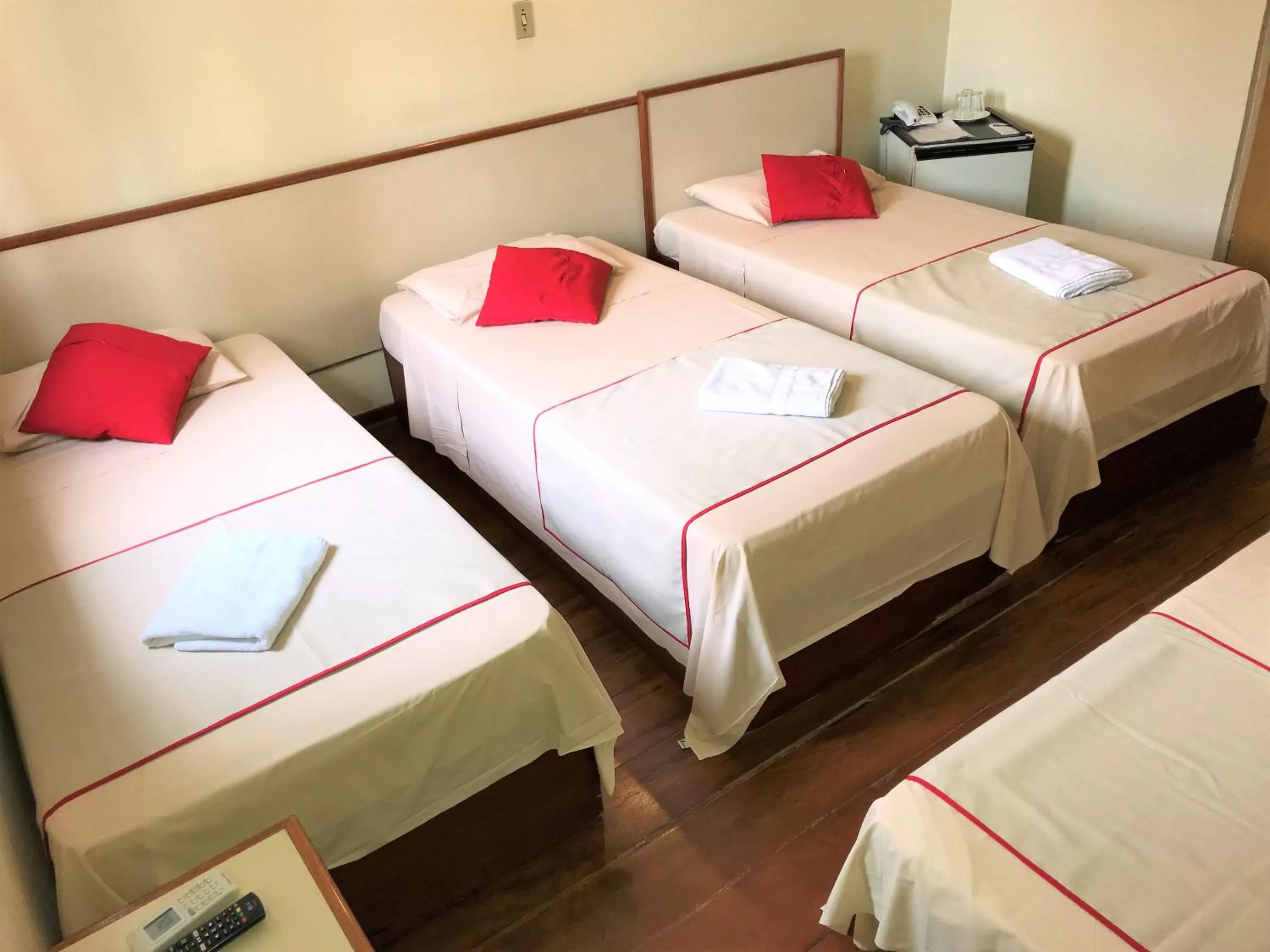 Bedroom, Bed in Hotel São Jorge São Paulo - Próximo a 25 de março, região do Brás, fácil acesso ao Expo Center Norte e Mercado Municipal SP