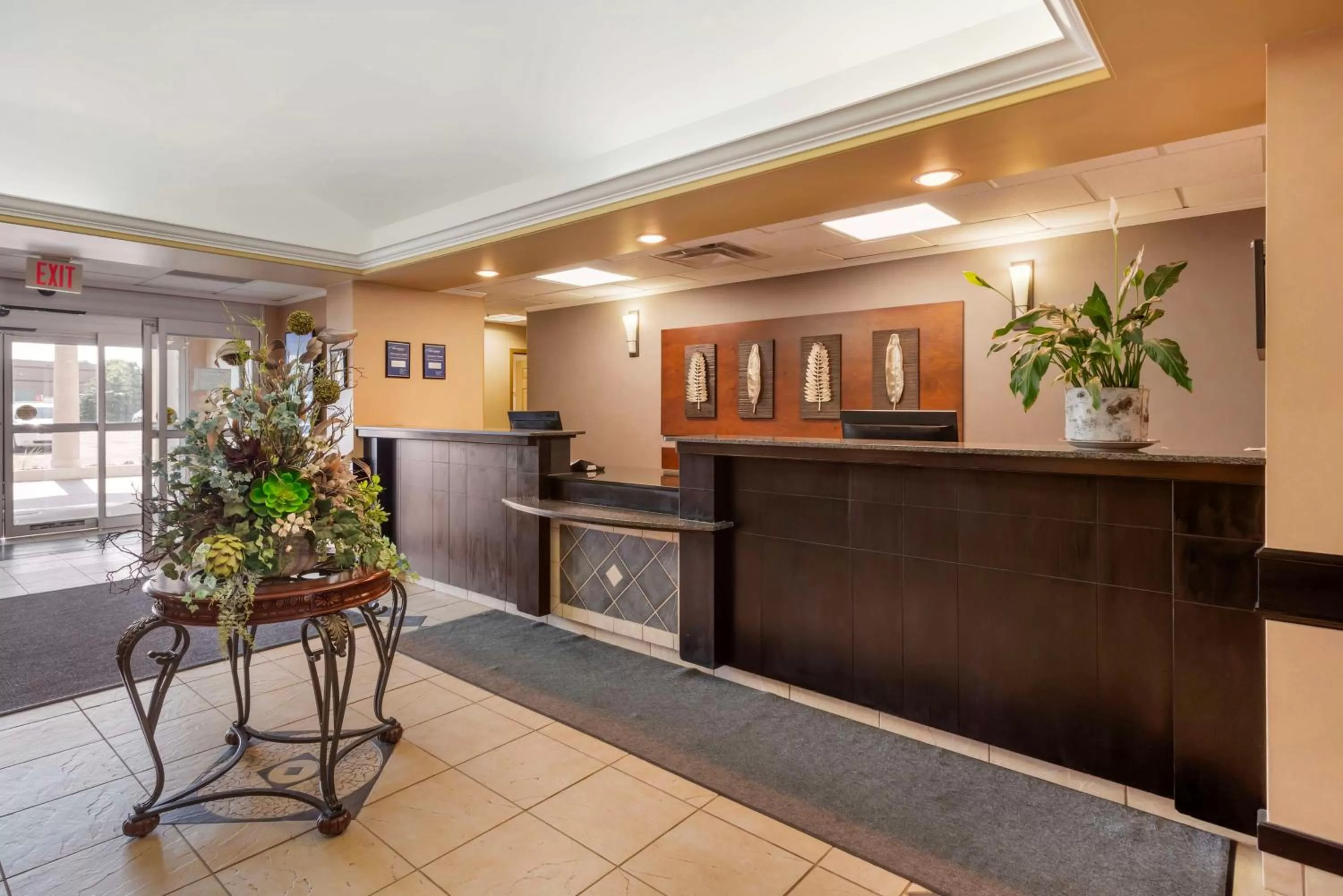 Lobby or reception in Best Western Rocky Mountain House Inn & Suites