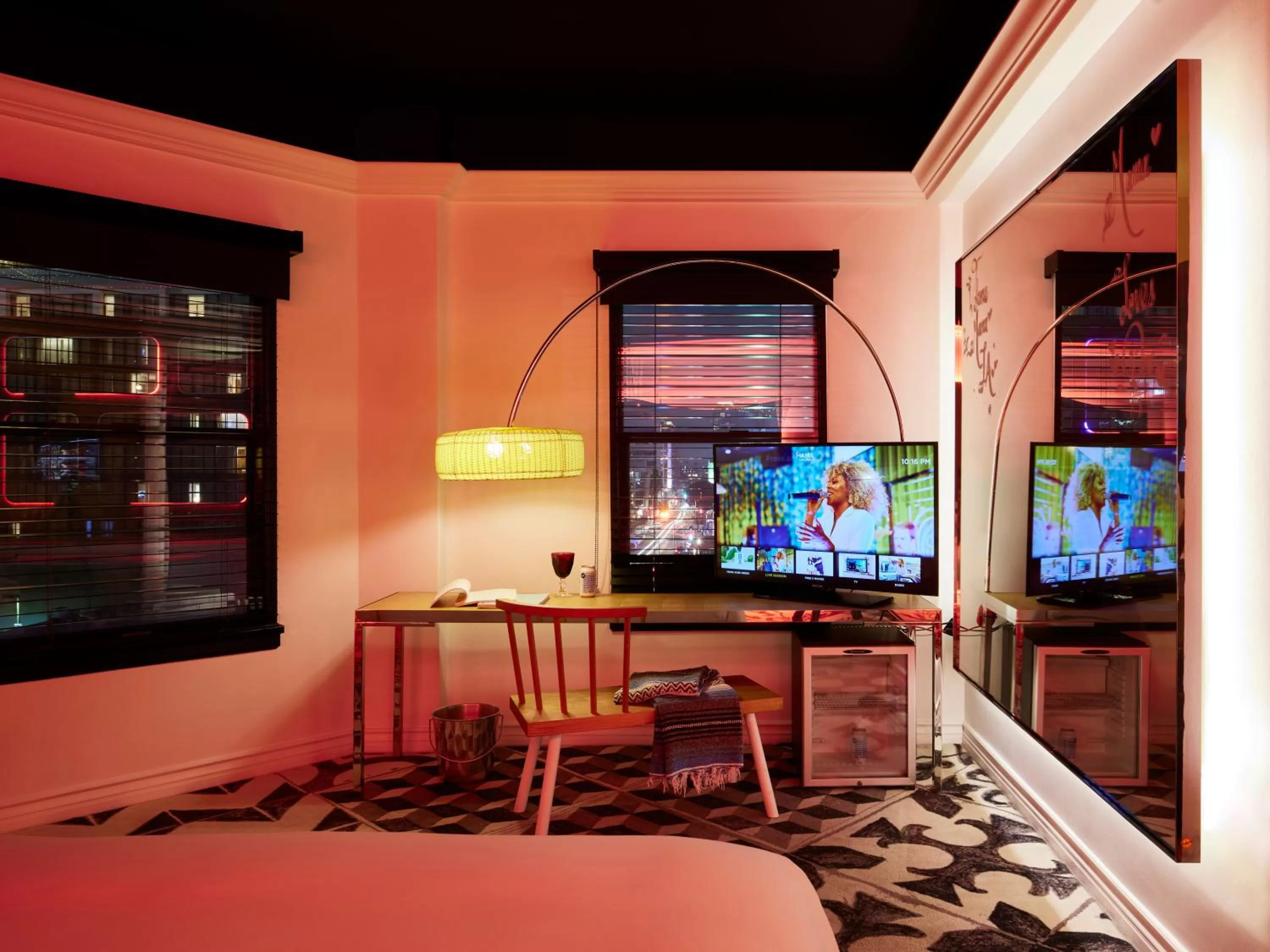 Bed in Mama Shelter Los Angeles