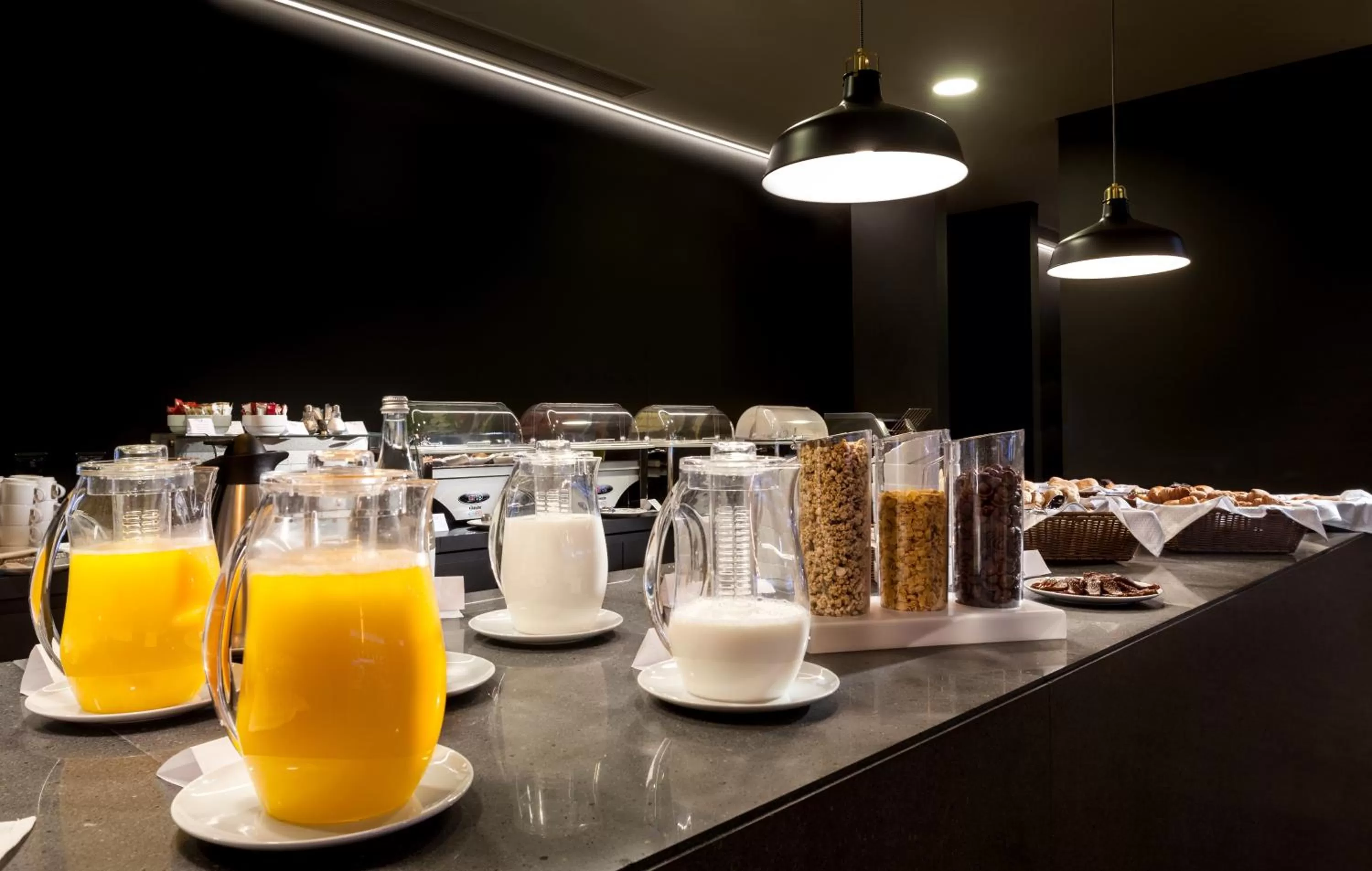 Continental breakfast in Neat Hotel Avenida