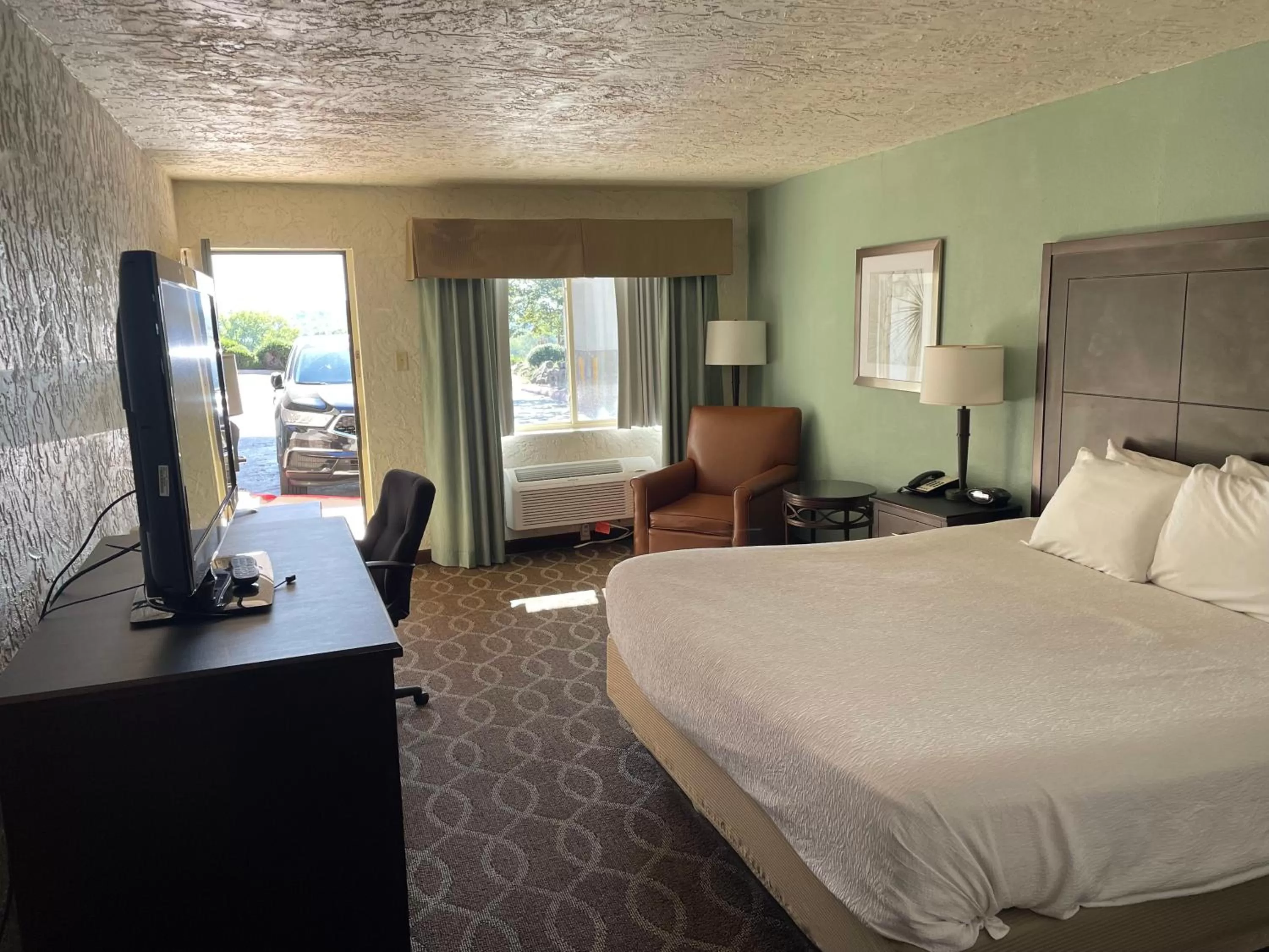 Bedroom, Bed in Quality Inn Clinton North