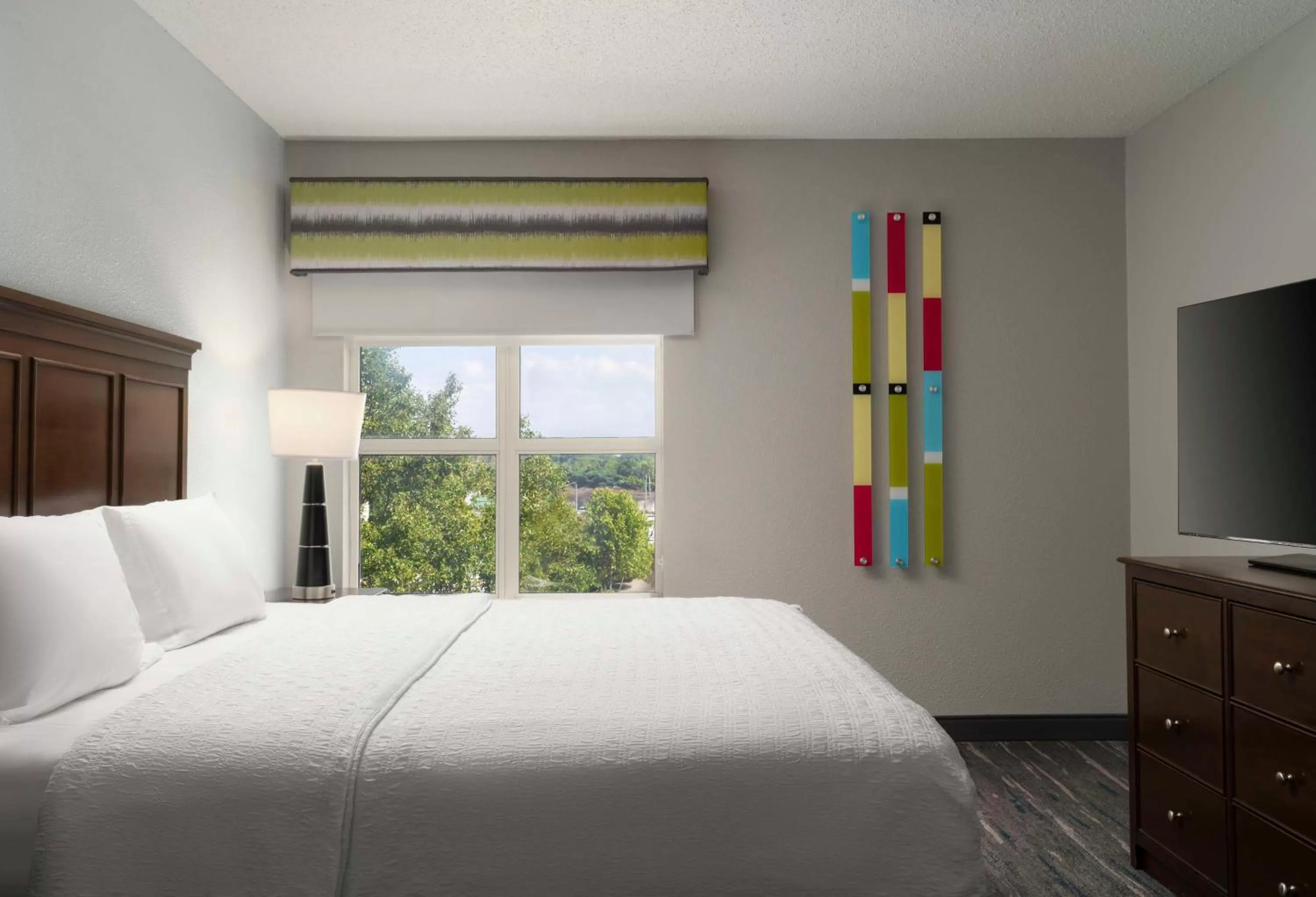 Bed in Hampton Inn & Suites Newport News-Airport - Oyster Point Area