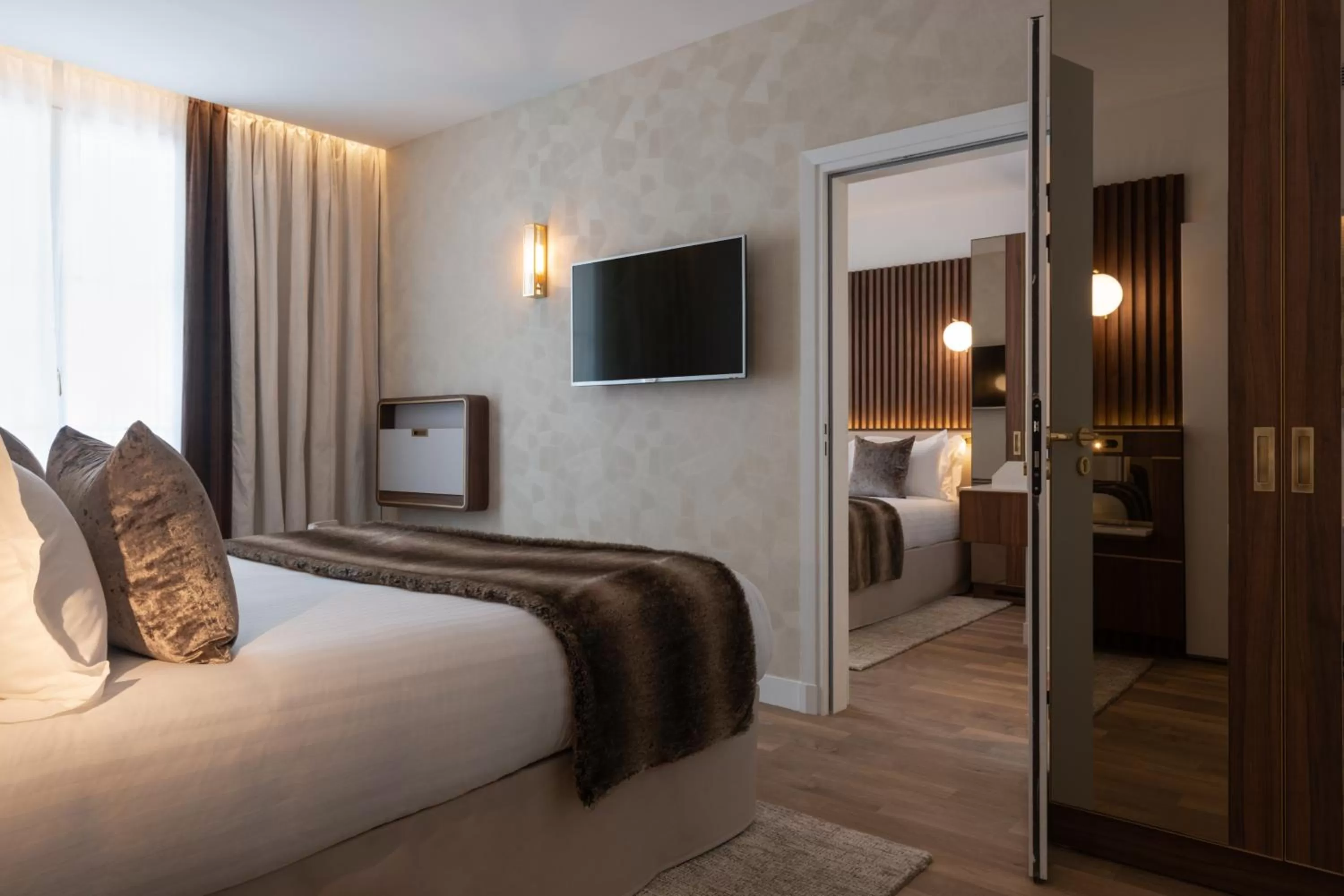 Bedroom, Bed in Lord Byron